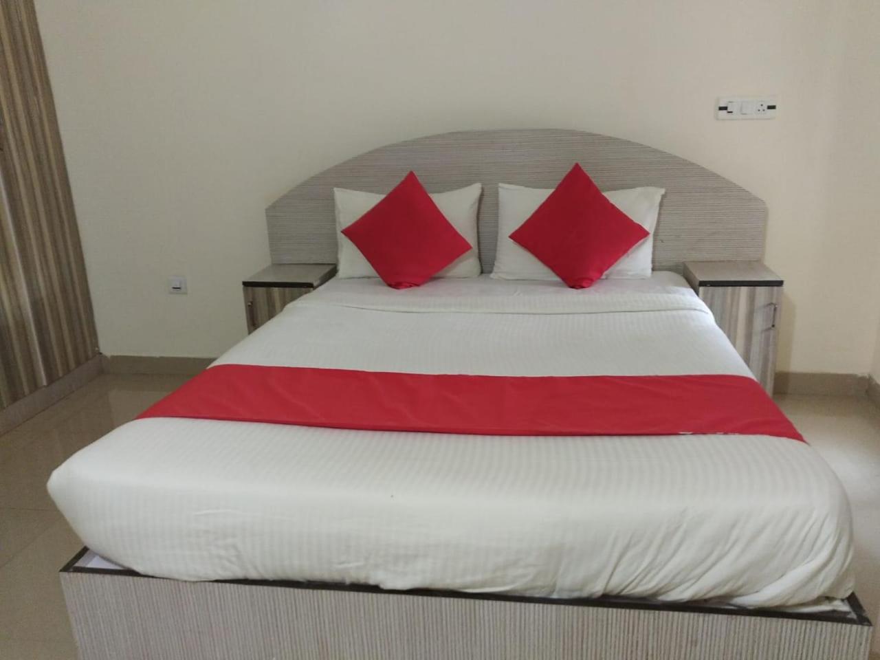 Standard Double Room with Fan - Photo 1