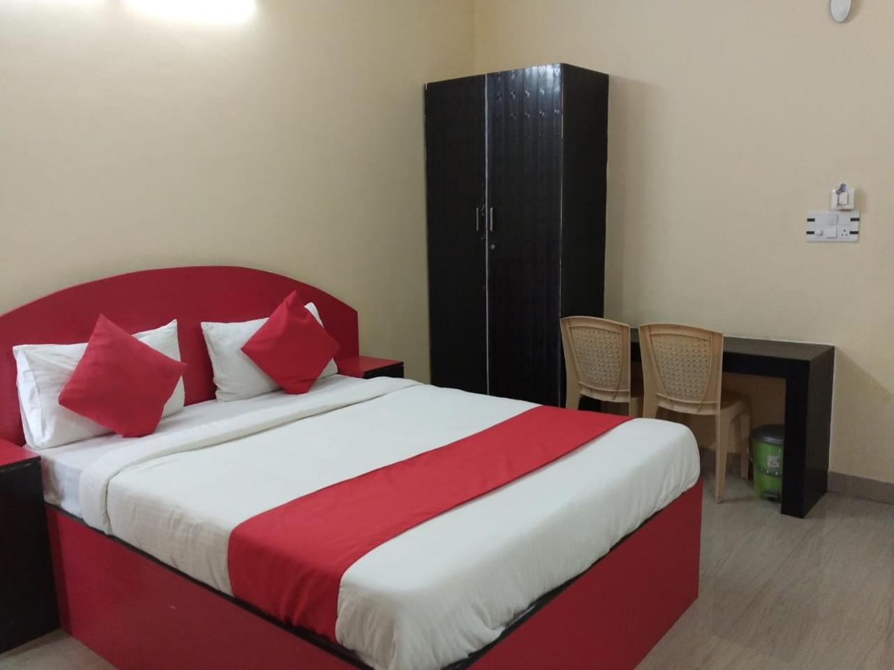 Standard Double Room with Fan - Photo 21