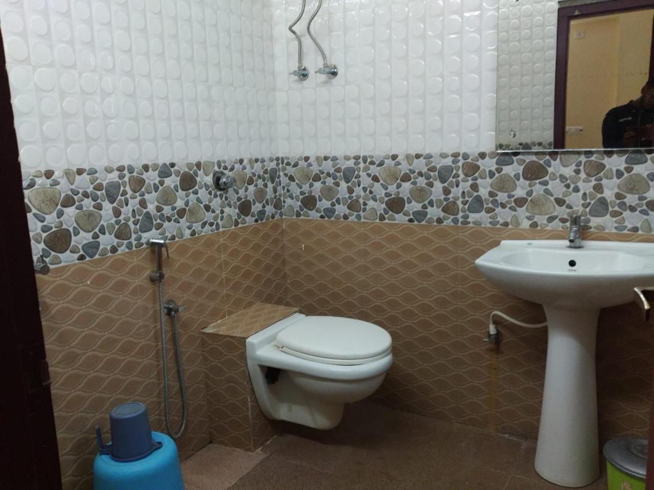 Deluxe Double Room - Photo 9