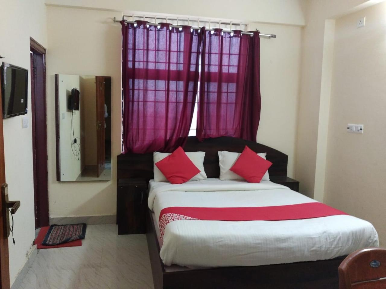 Standard Double Room with Fan - Photo 12