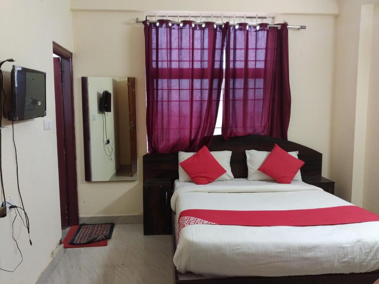 Standard Double Room with Fan - Photo 11