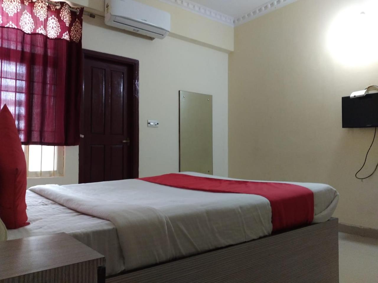 Deluxe Double Room - Photo 12