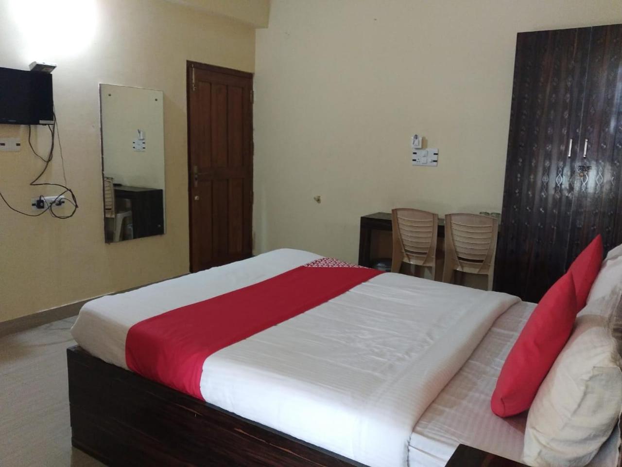 Standard Double Room with Fan - Photo 8