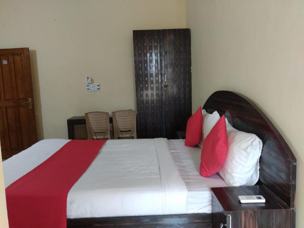 Standard Double Room with Fan - Photo 6