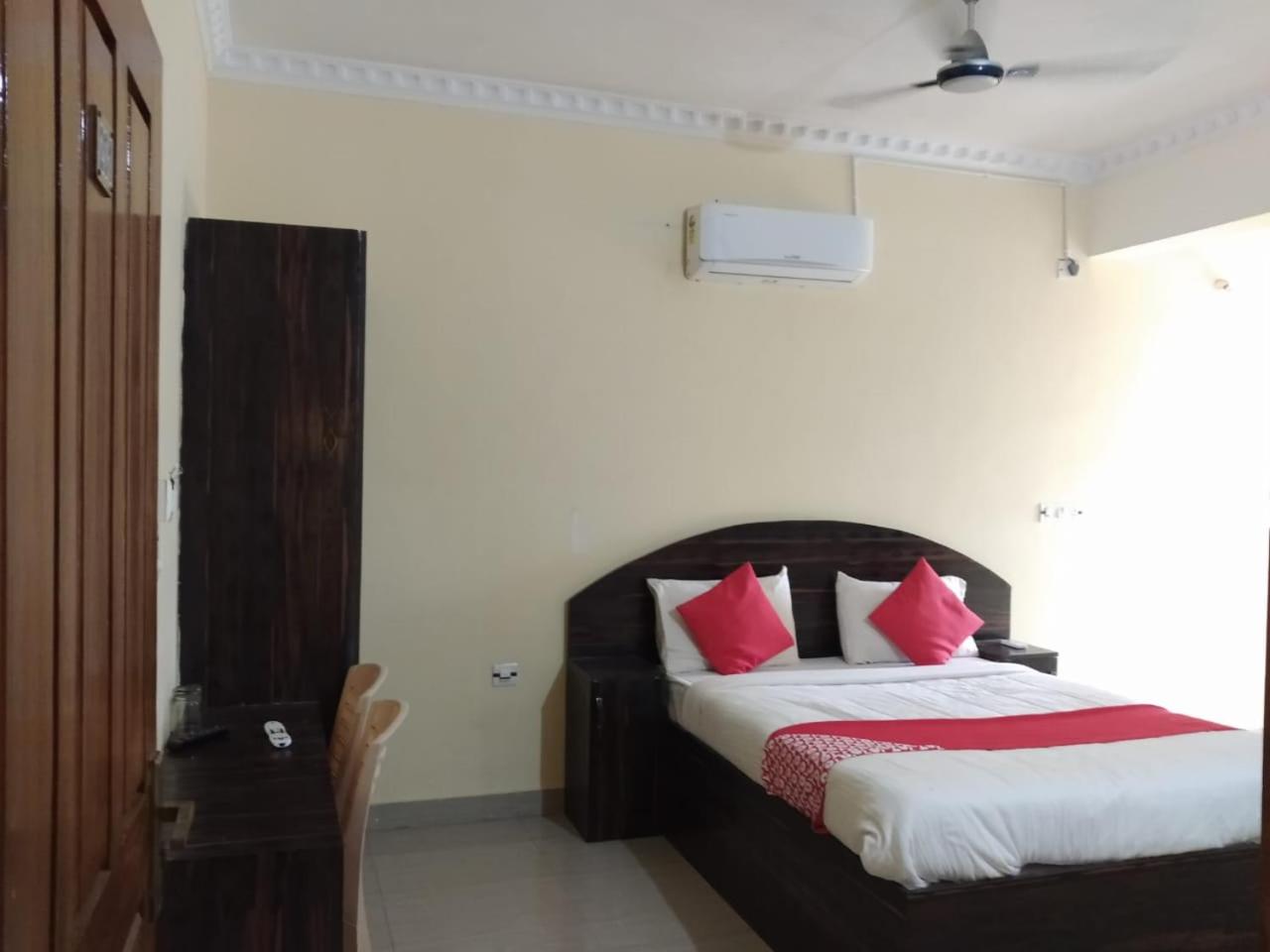 Deluxe Double Room - Photo 14