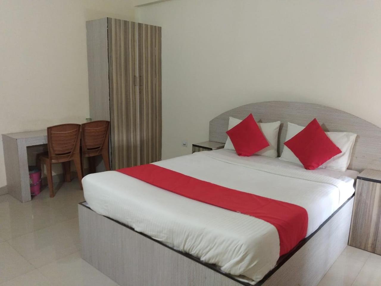Standard Double Room with Fan - Photo 4