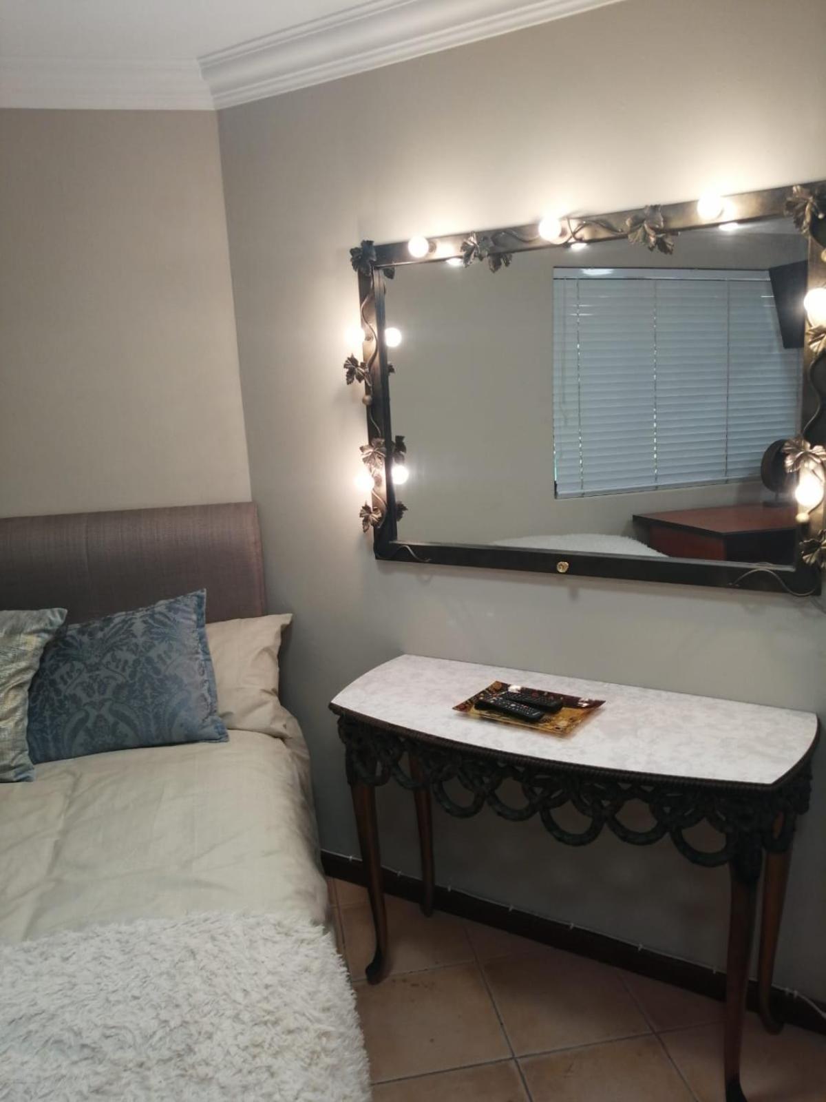 One-Bedroom Apartment - Photo 11