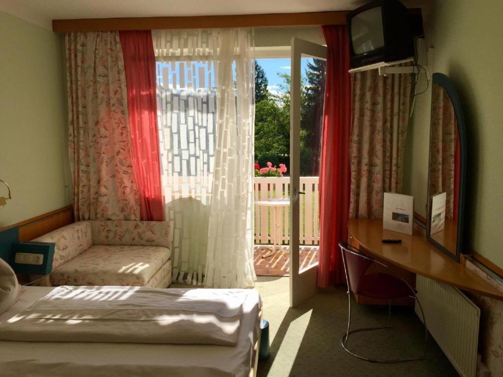 Basic Double Room with Balcony