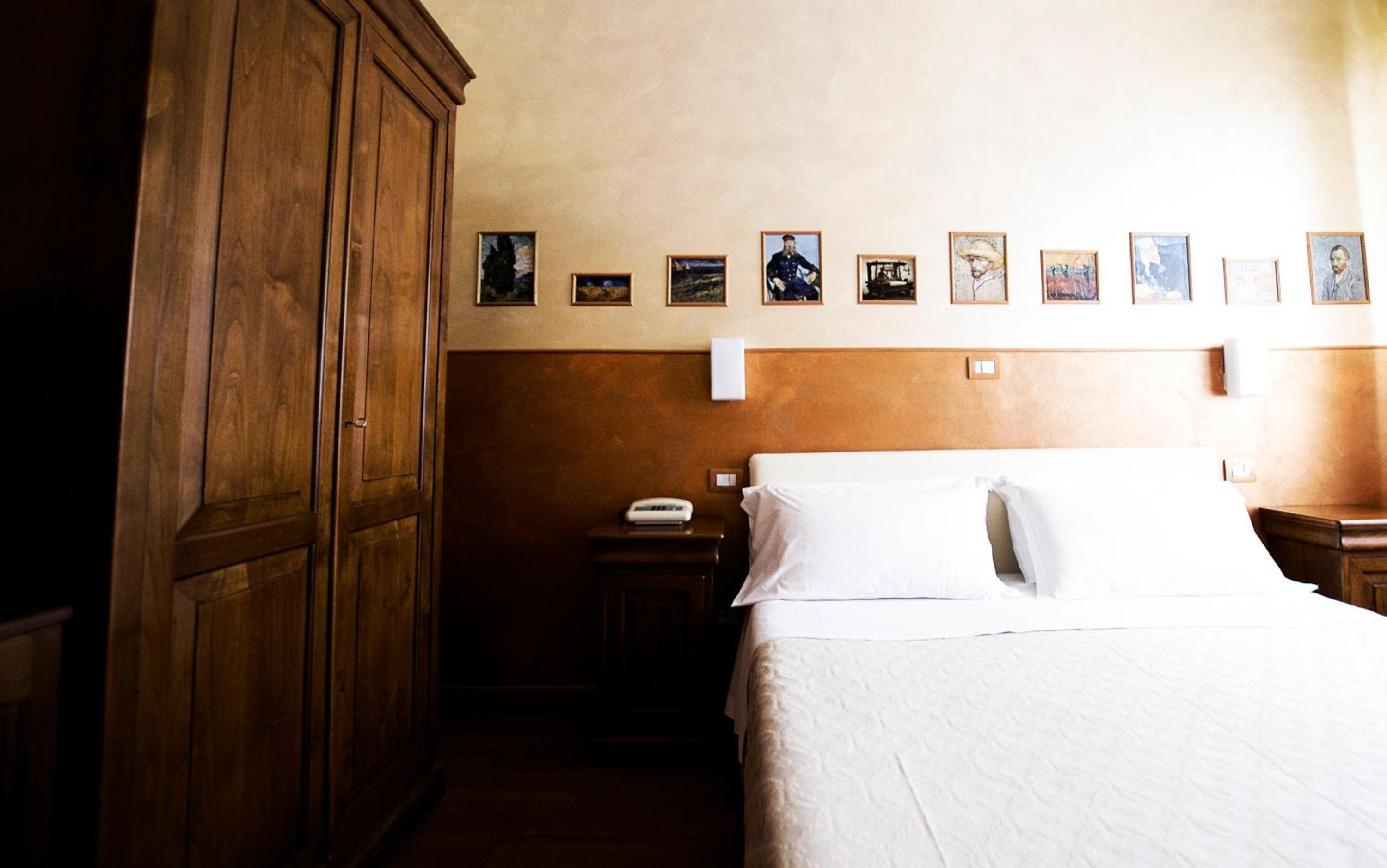 Classic Double or Twin Room - Photo 37