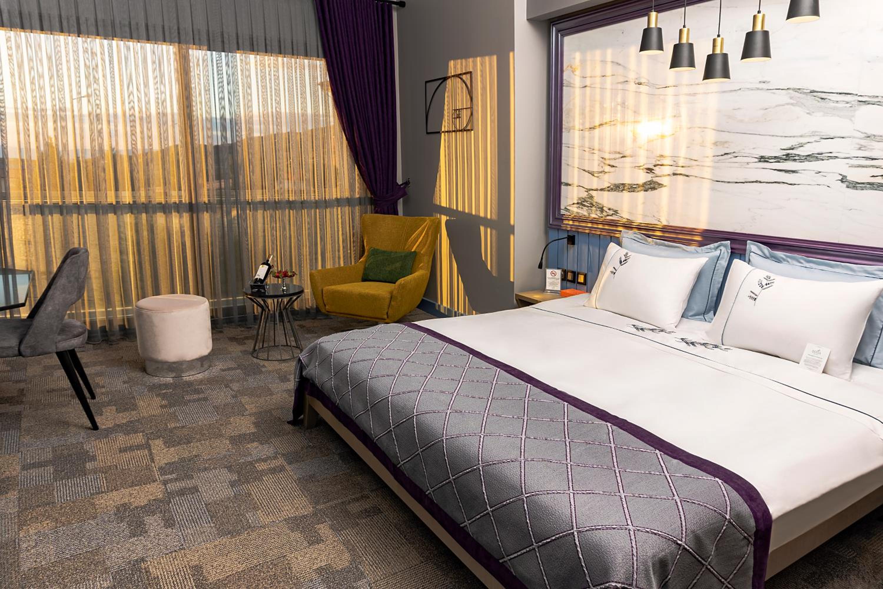 Large Double Room photo 1