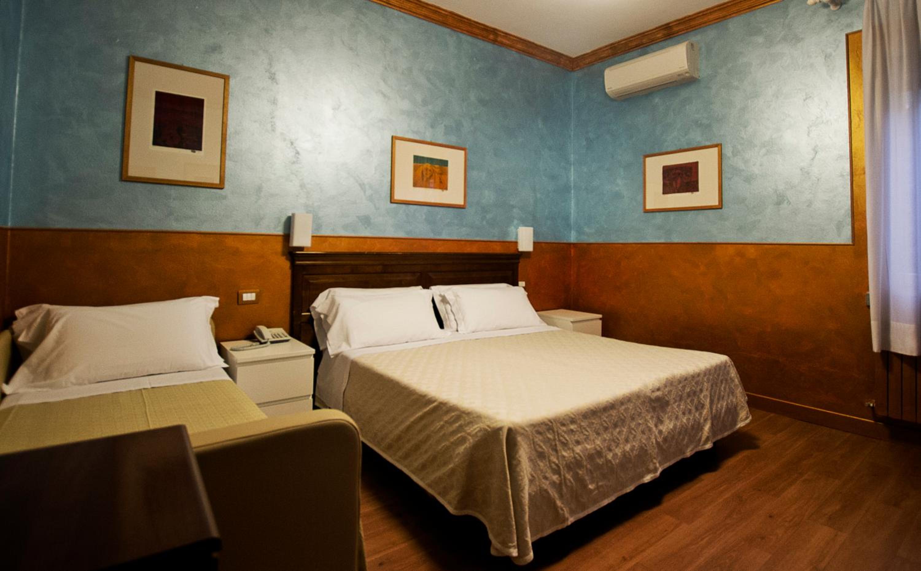 Classic Triple Room - Photo 8