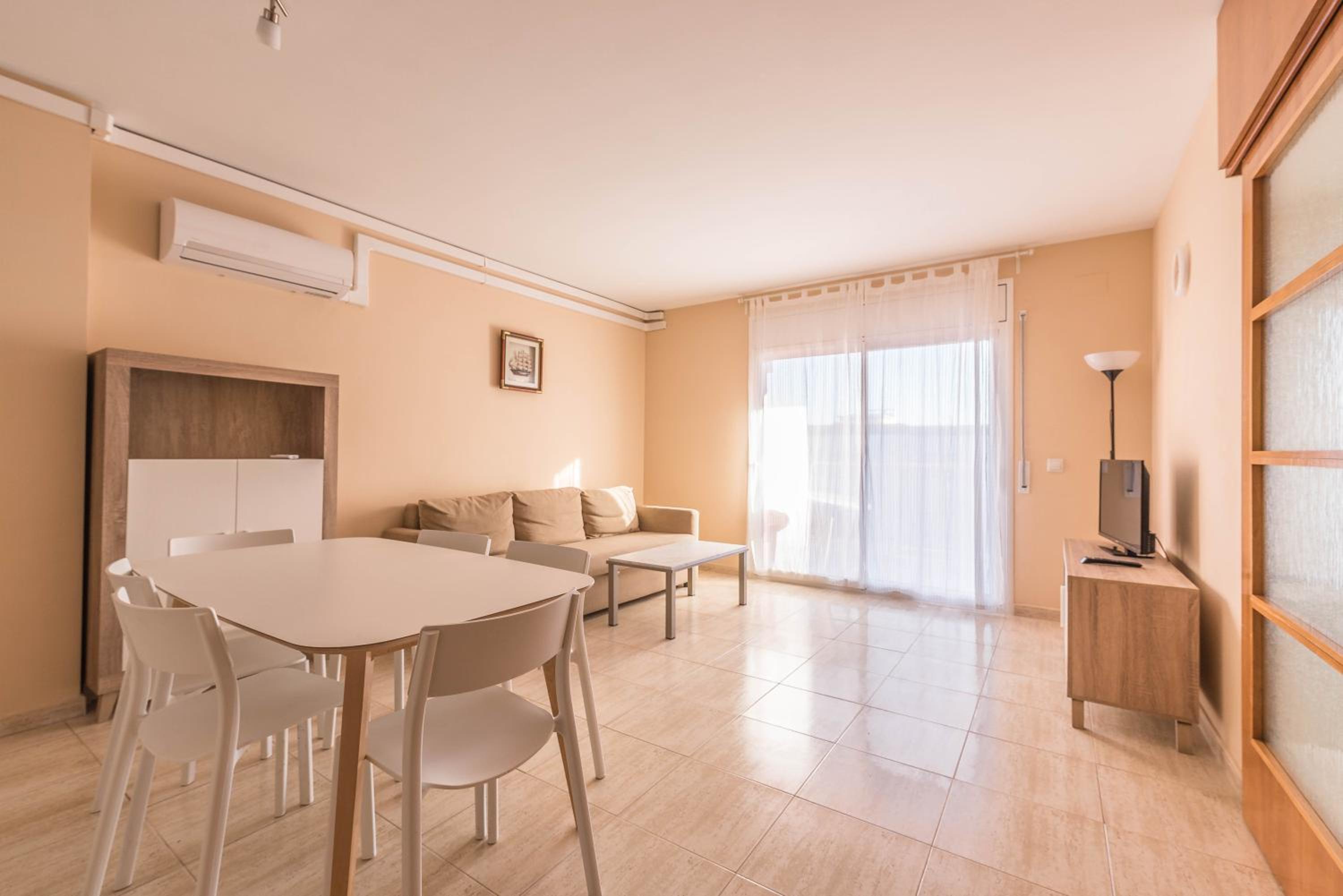 Apartamento de Dos Habitaciones con Terraza