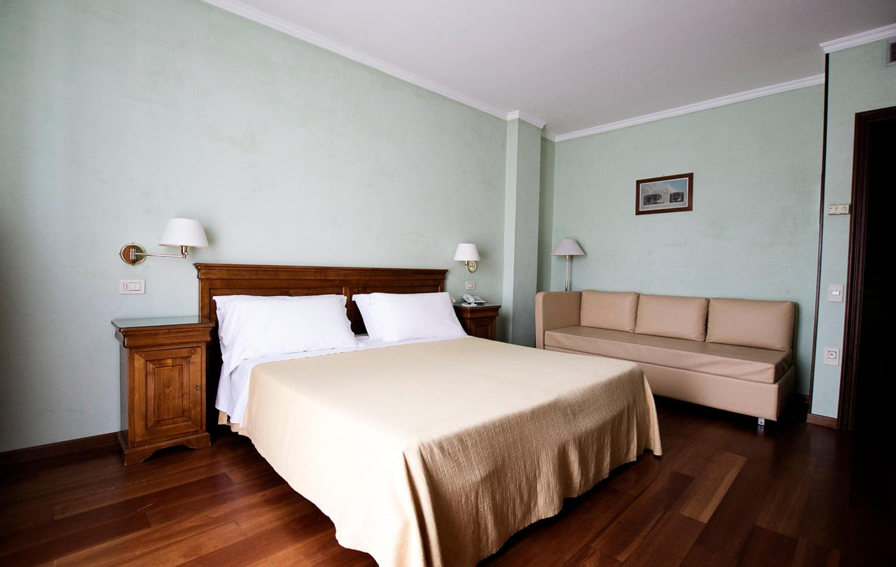 Classic Quadruple Room photo 3