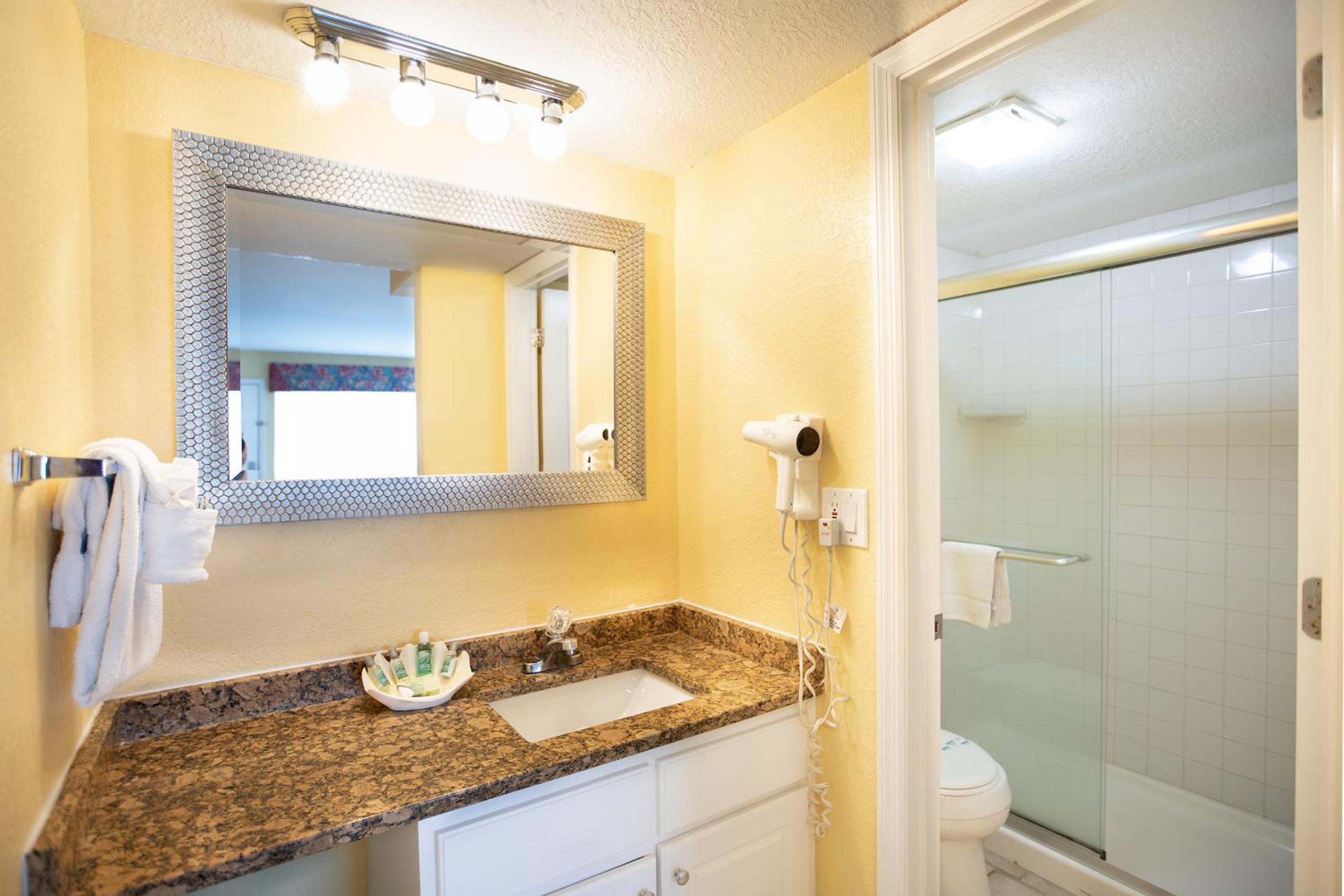 Standard Double Room - Photo 3