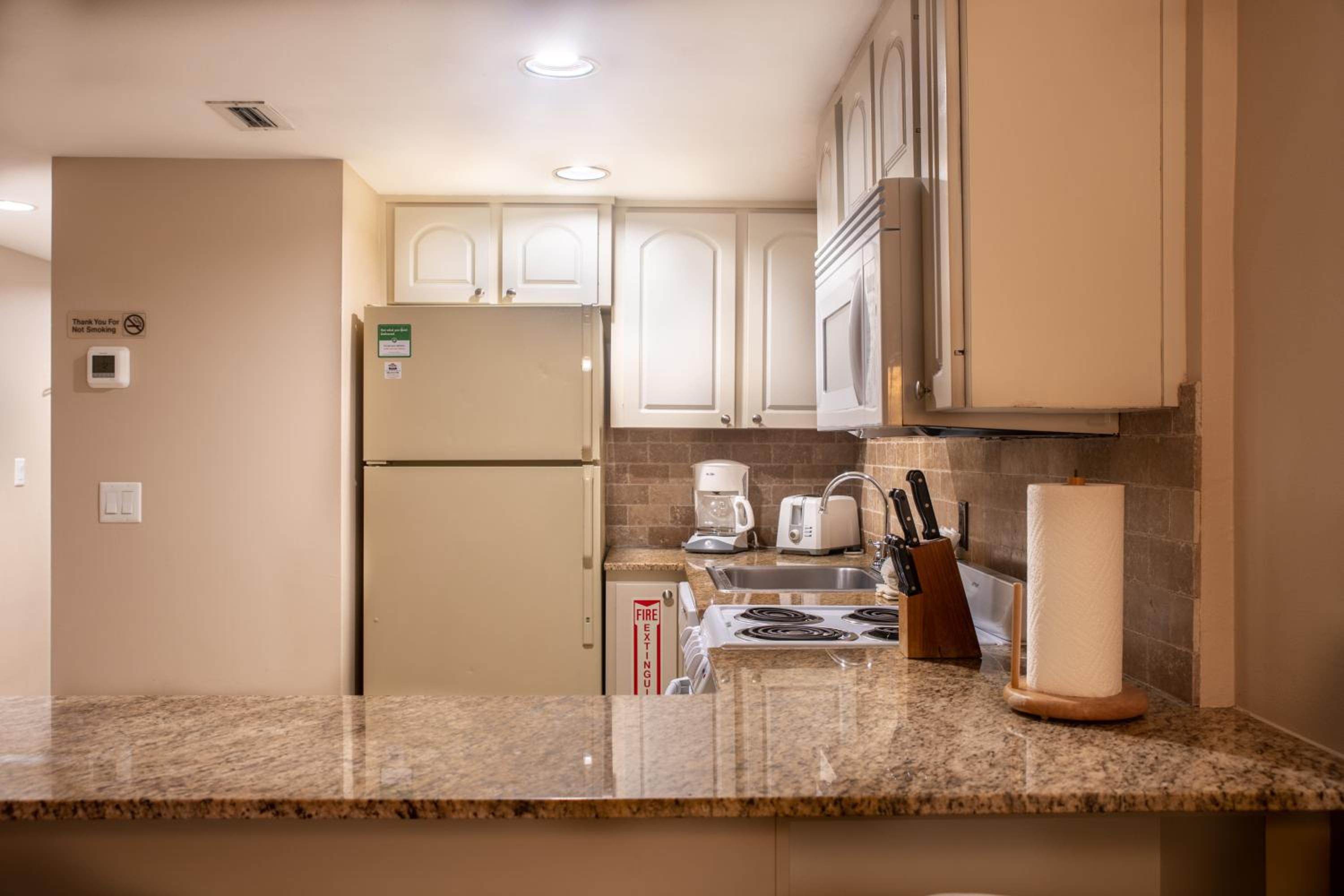 One-Bedroom Apartment - Photo 2