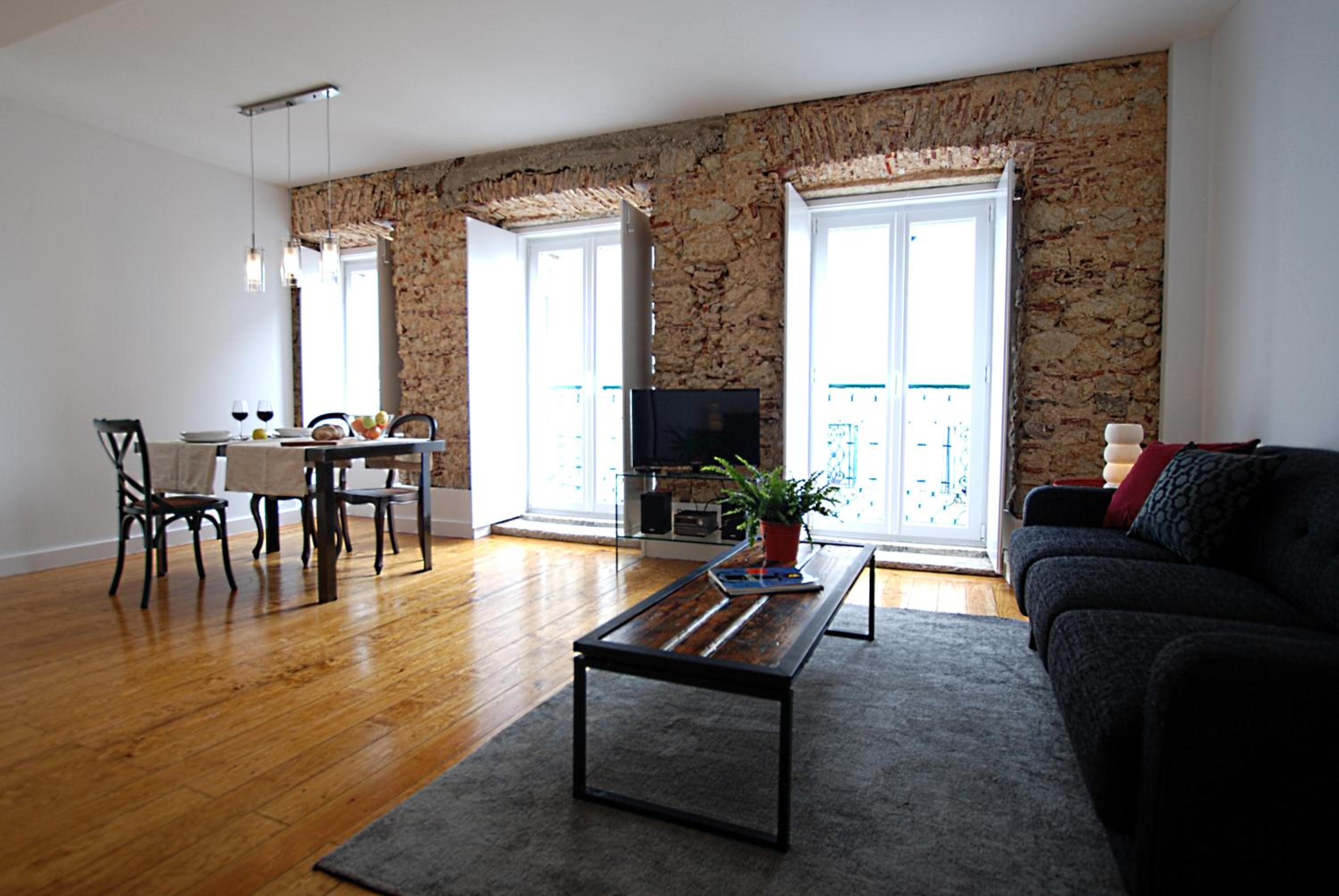 One-Bedroom Apartment photo 1