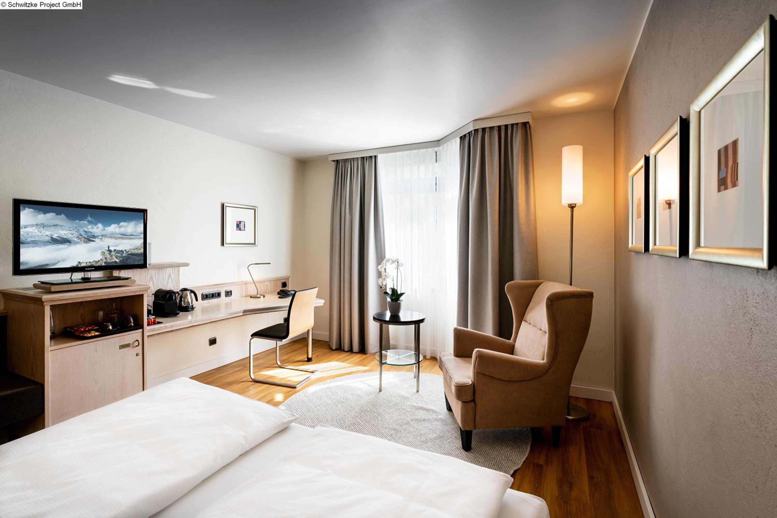Superior King Room - Photo 12