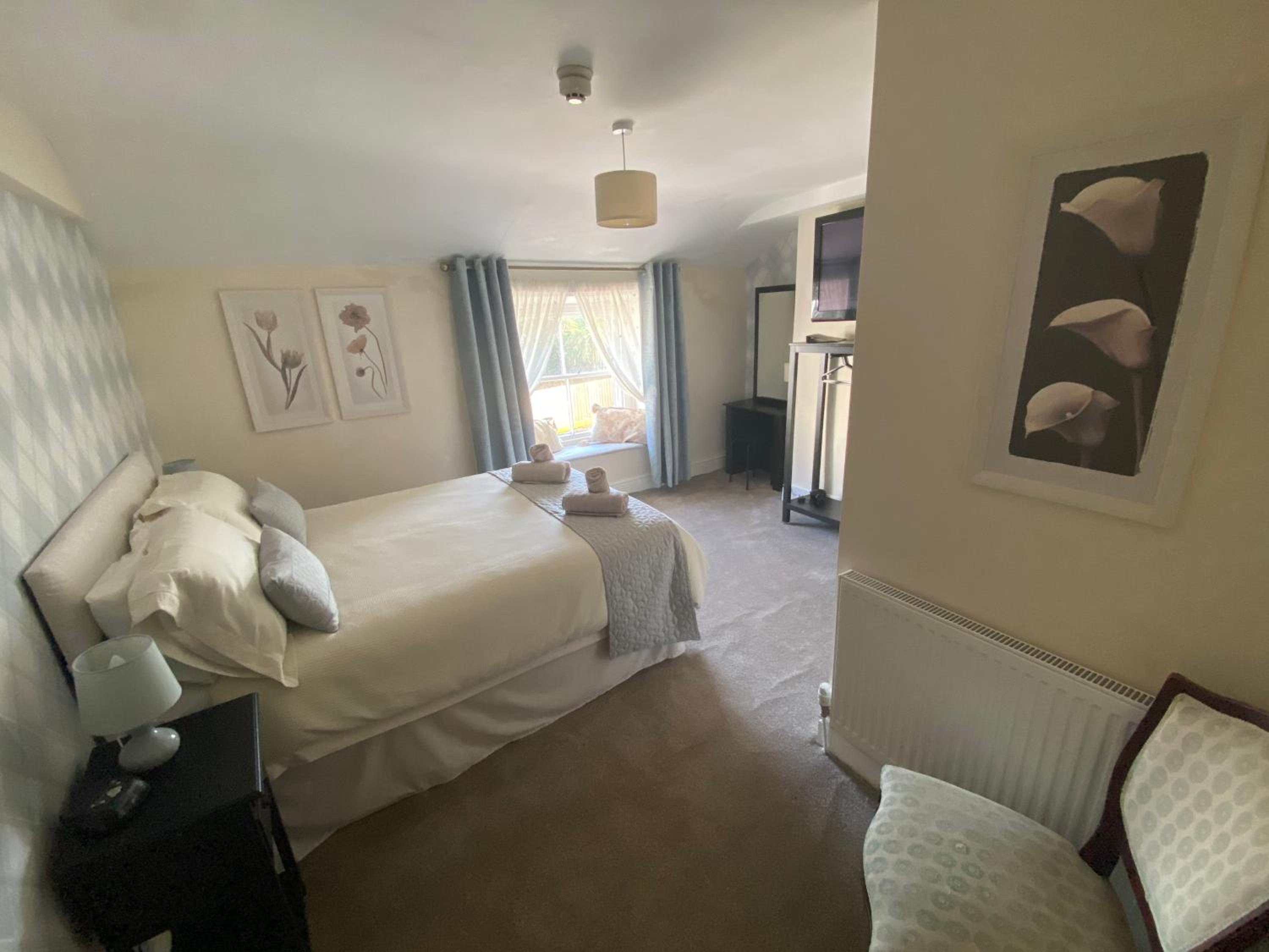 Double Room with Private Bathroom photo 3