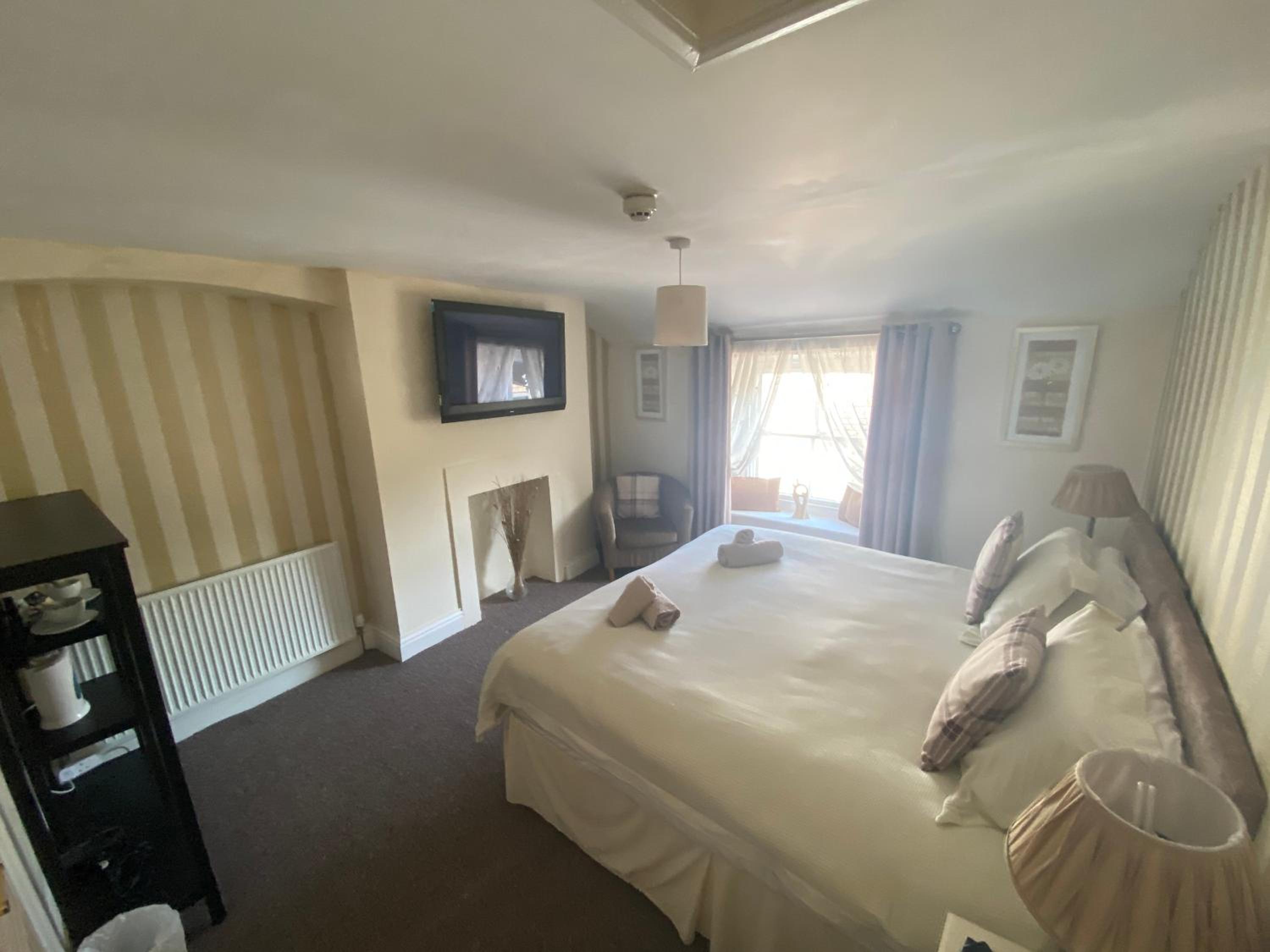 Large Double Room photo 1
