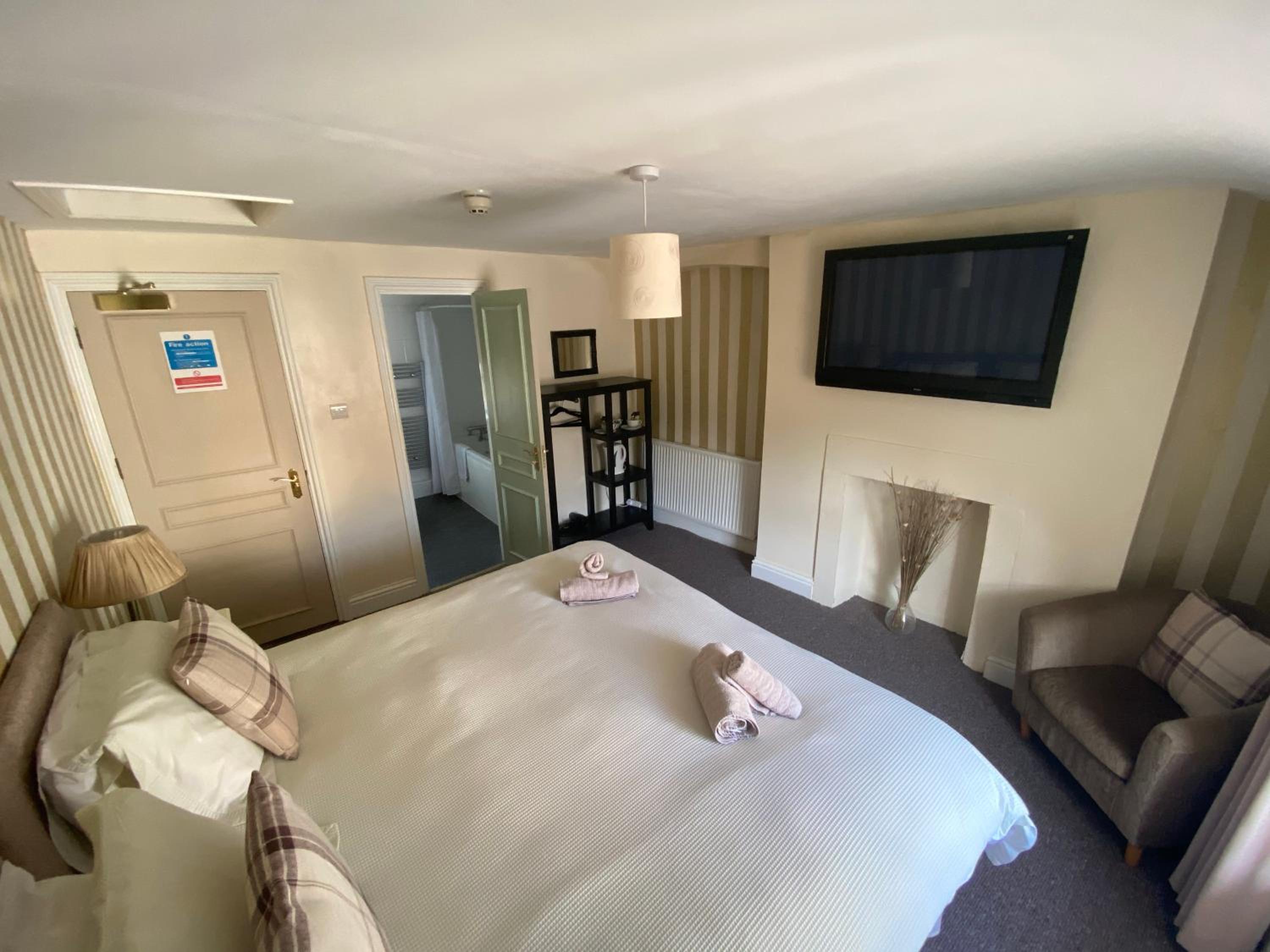 Large Double Room photo 2