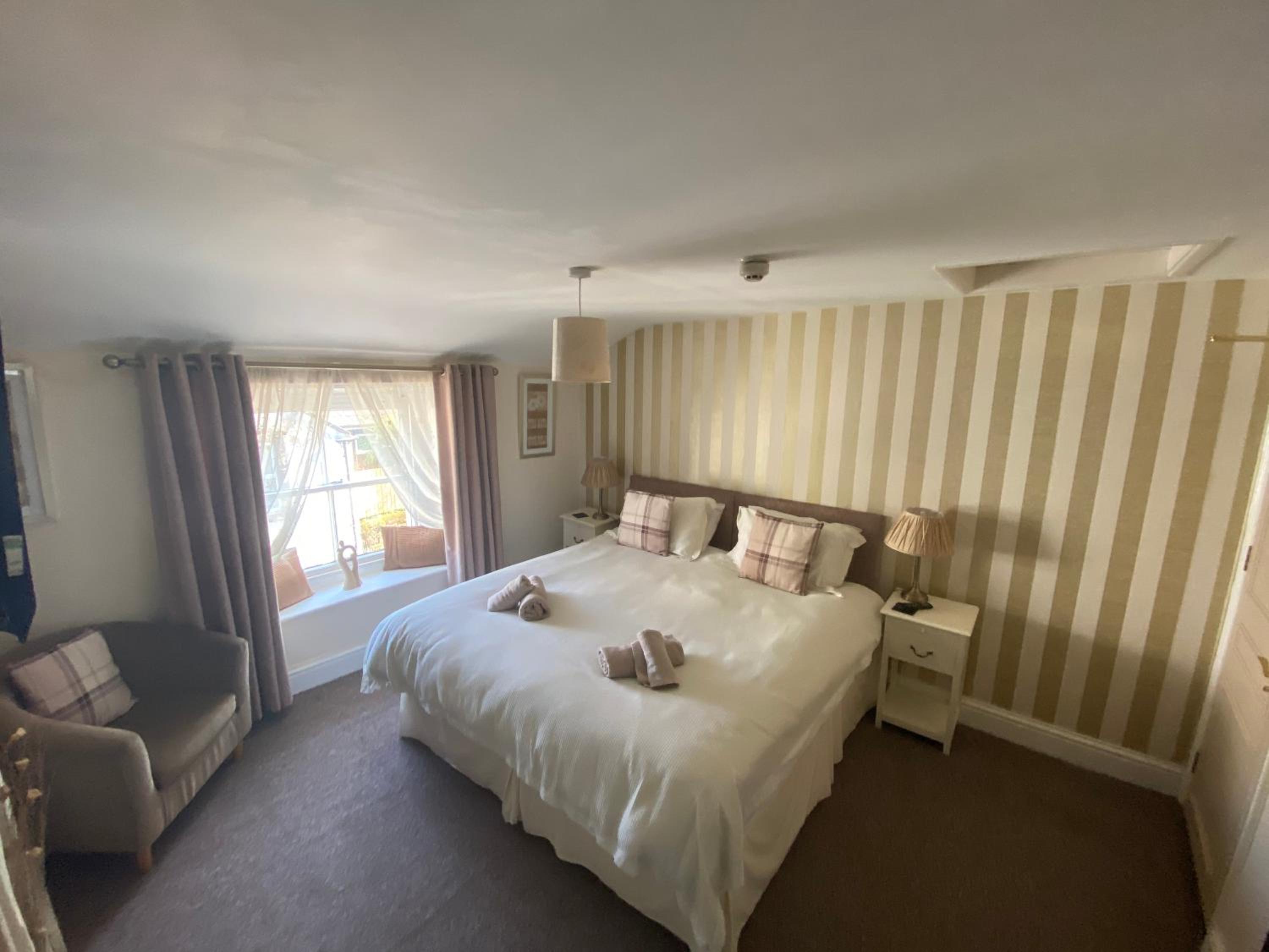 Large Double Room photo 3