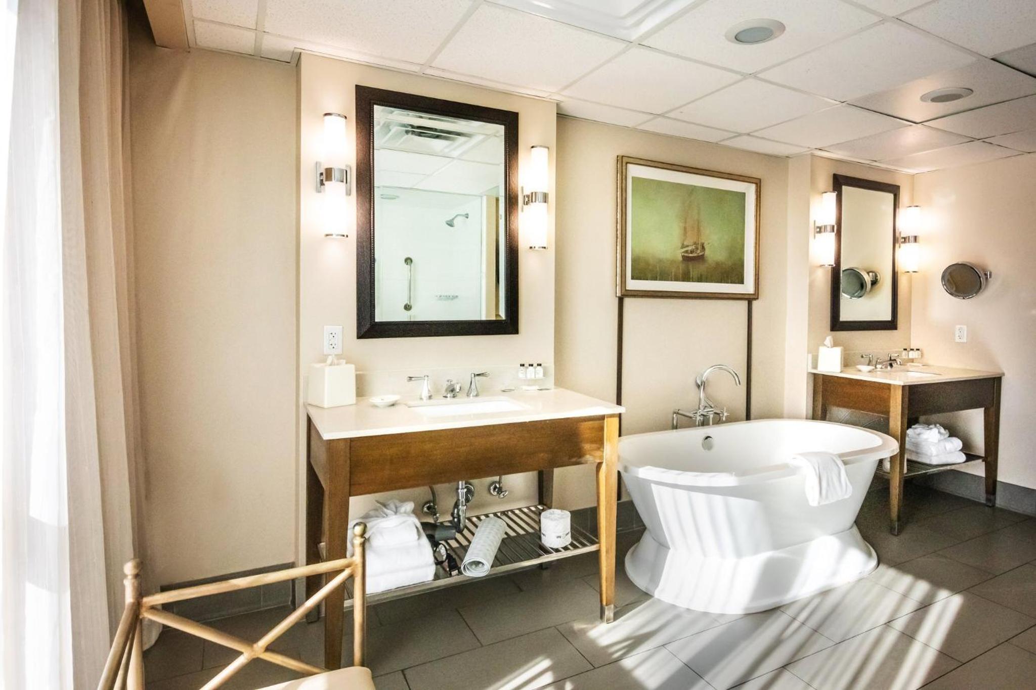 Junior King Suite - Photo 2