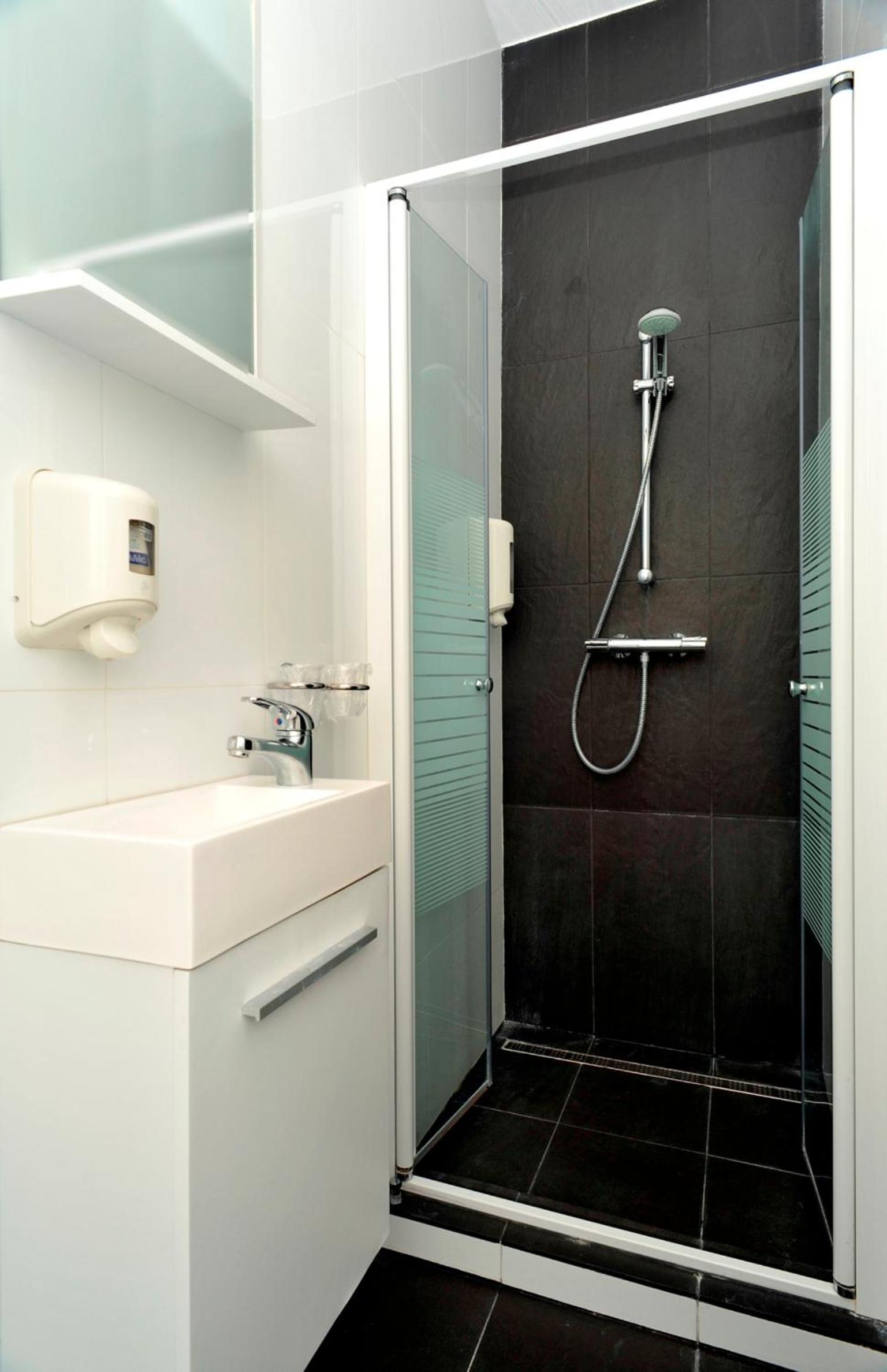 Double Room - Photo 4