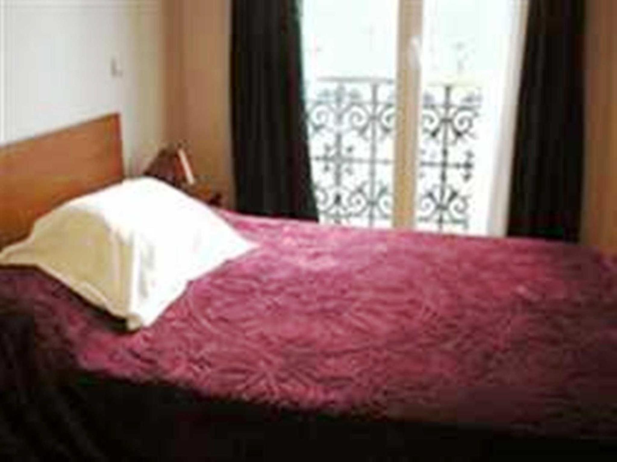 Double Room - Photo 3