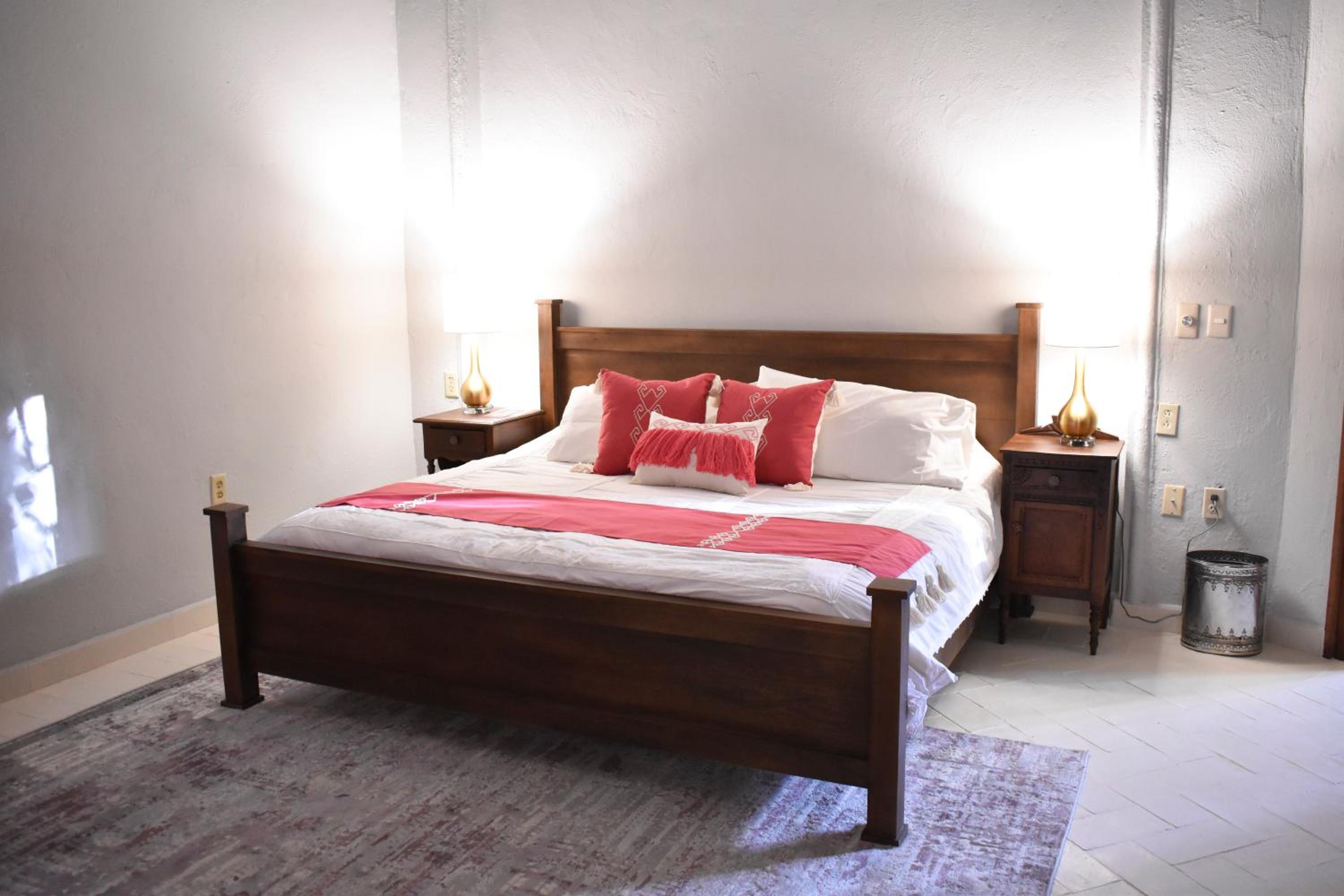 Deluxe King Suite