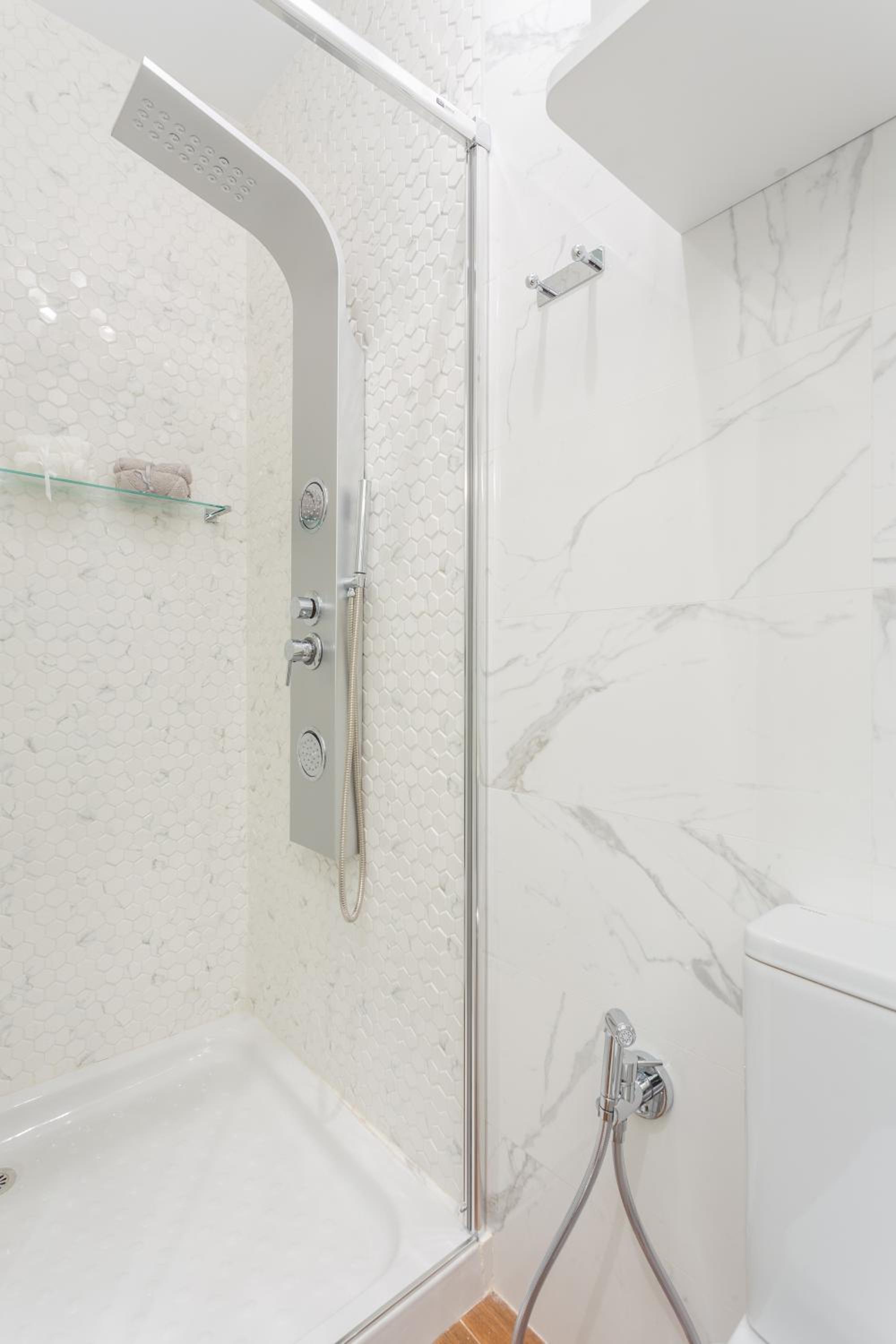 Two-Bedroom Apartment - Photo 3