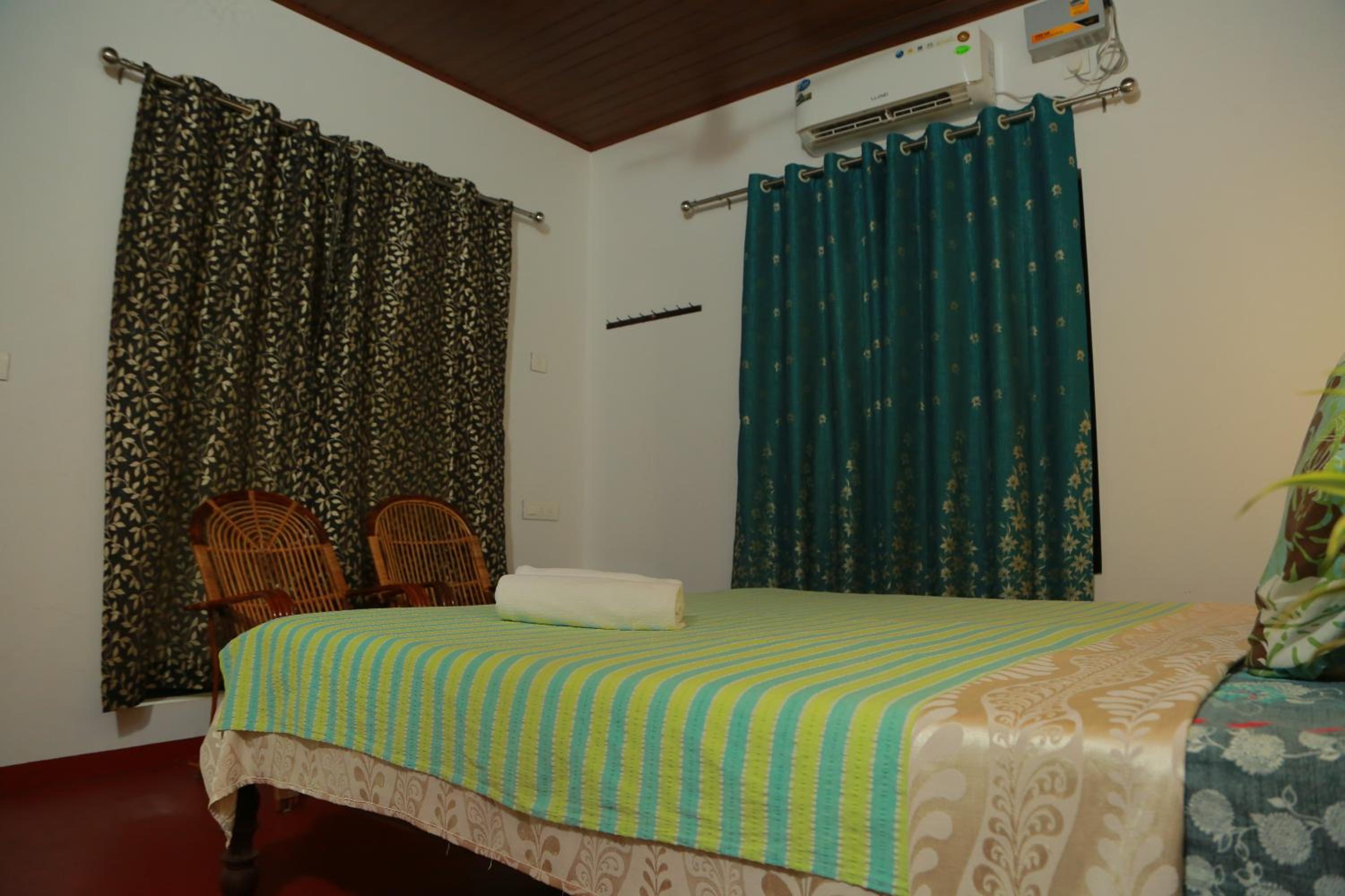 Deluxe Double or Twin Room photo 3
