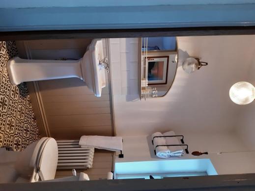 Two-Bedroom Apartment - Photo 6