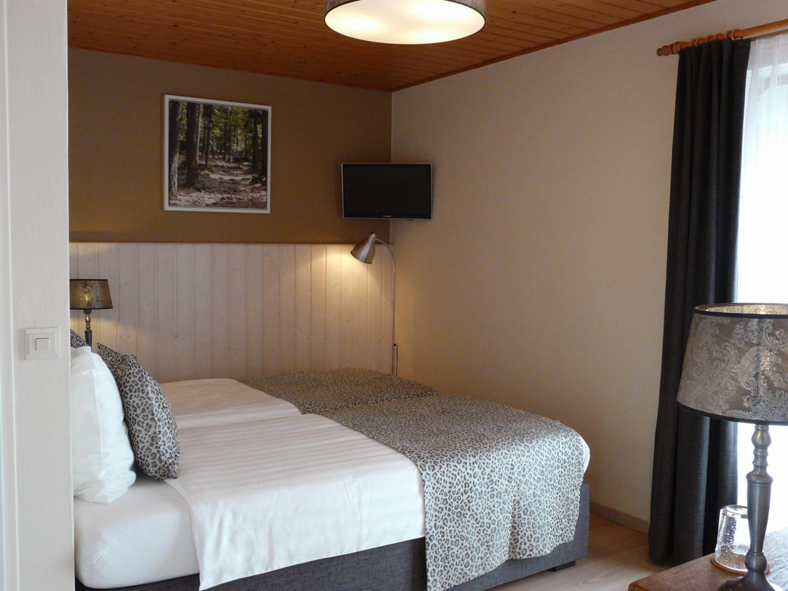 Budget Double Room photo 3