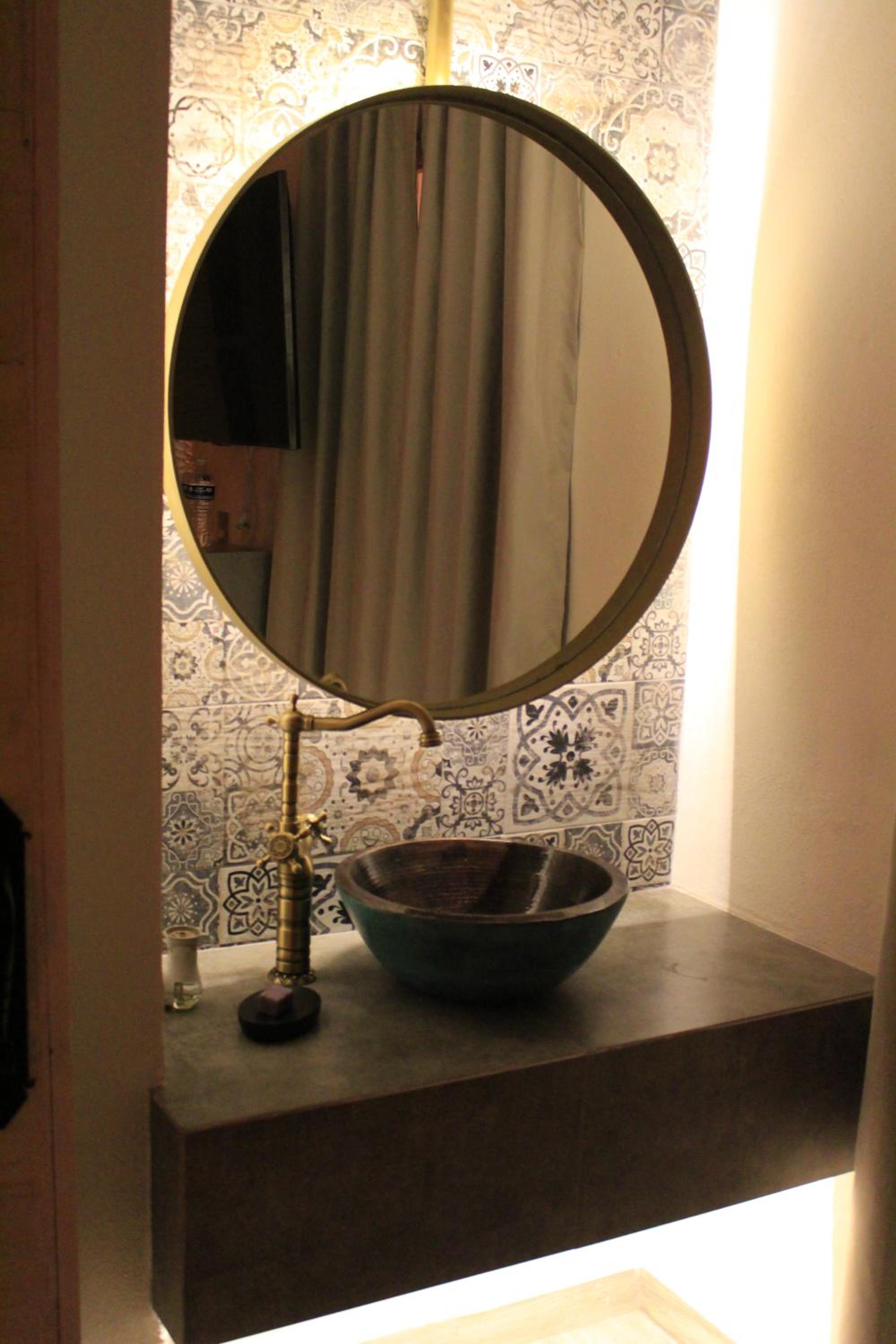 Standard King Room - Photo 7