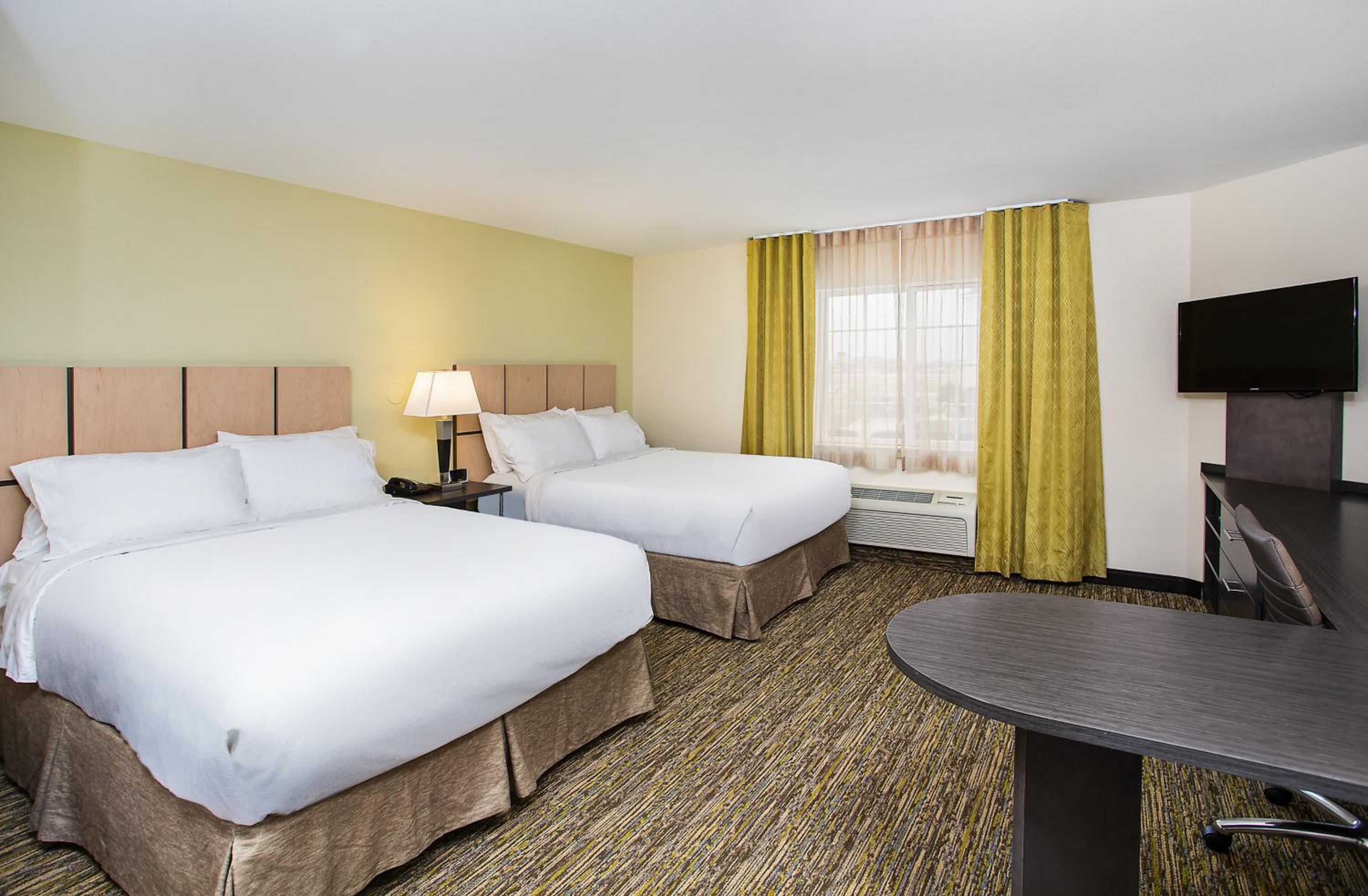Studio Suite with Two Queen Beds - Photo 2