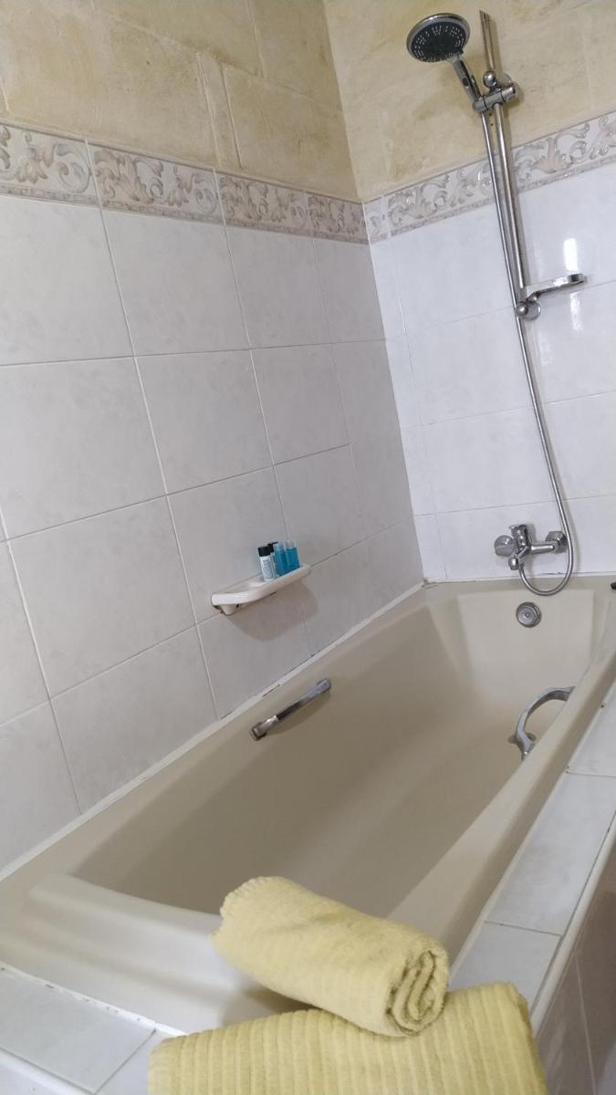 Twin Room with Bath