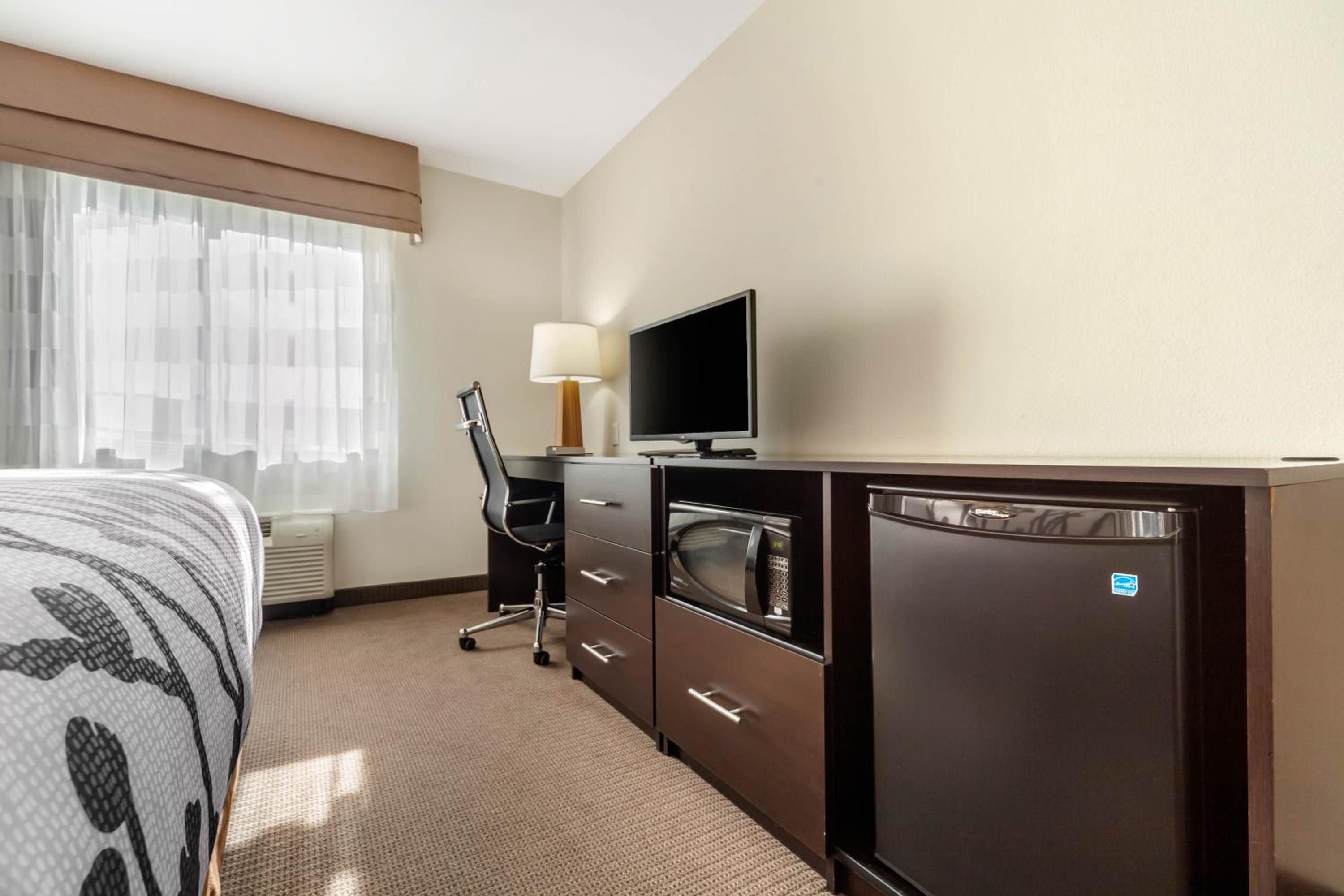 King Room - Non-Smoking photo 1