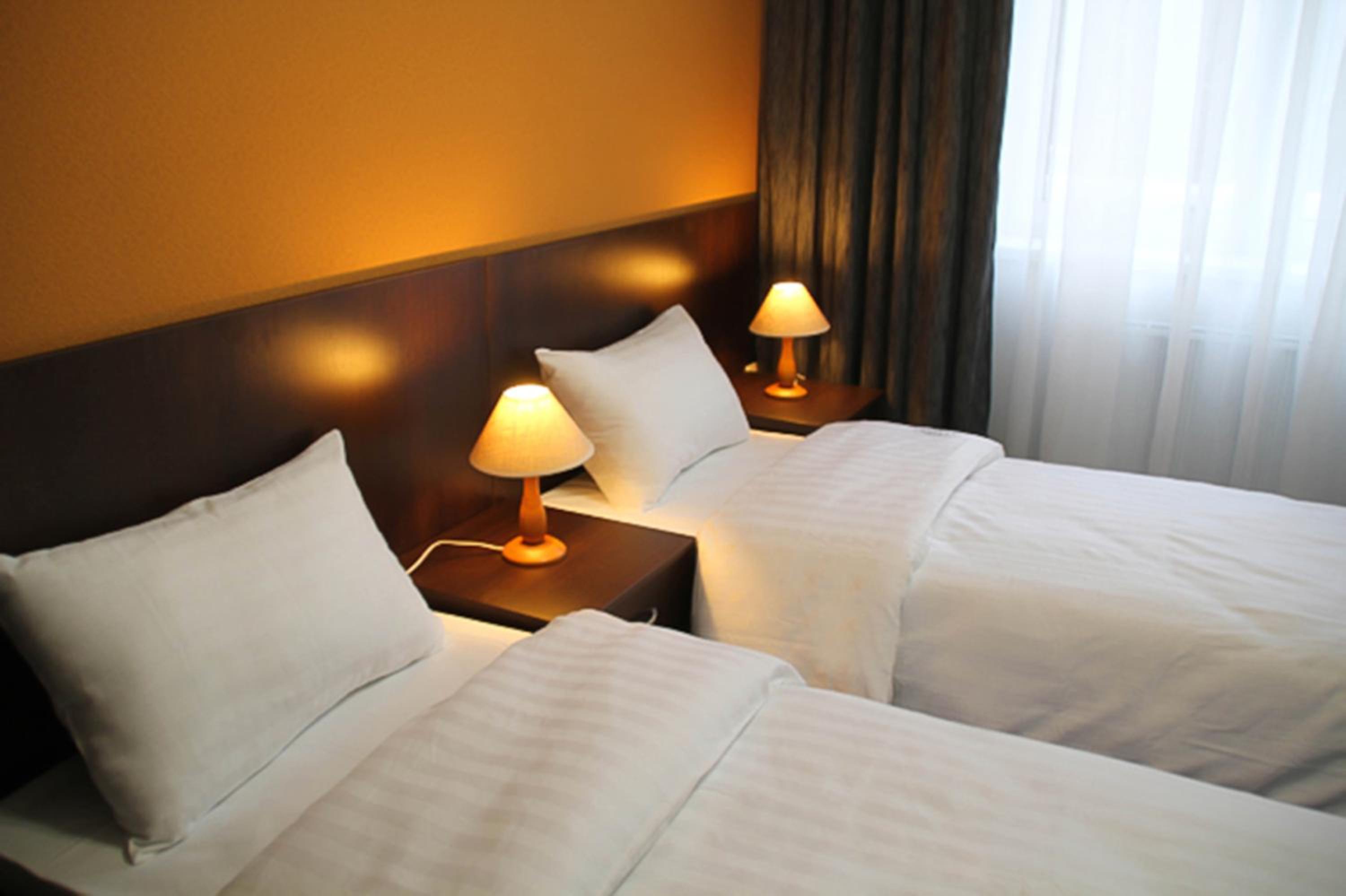 Economy Double or Twin Room with Shared Bathroom photo 3