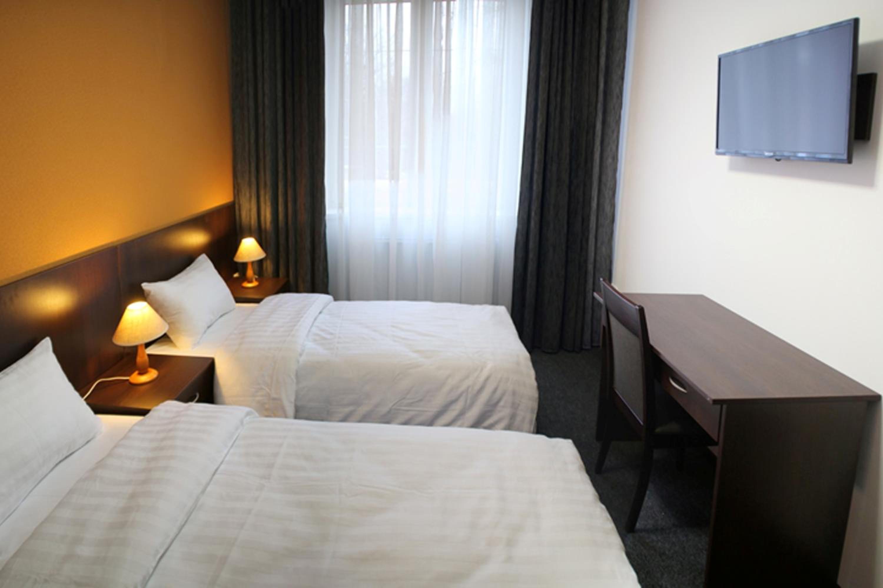 Economy Double or Twin Room with Shared Bathroom photo 1