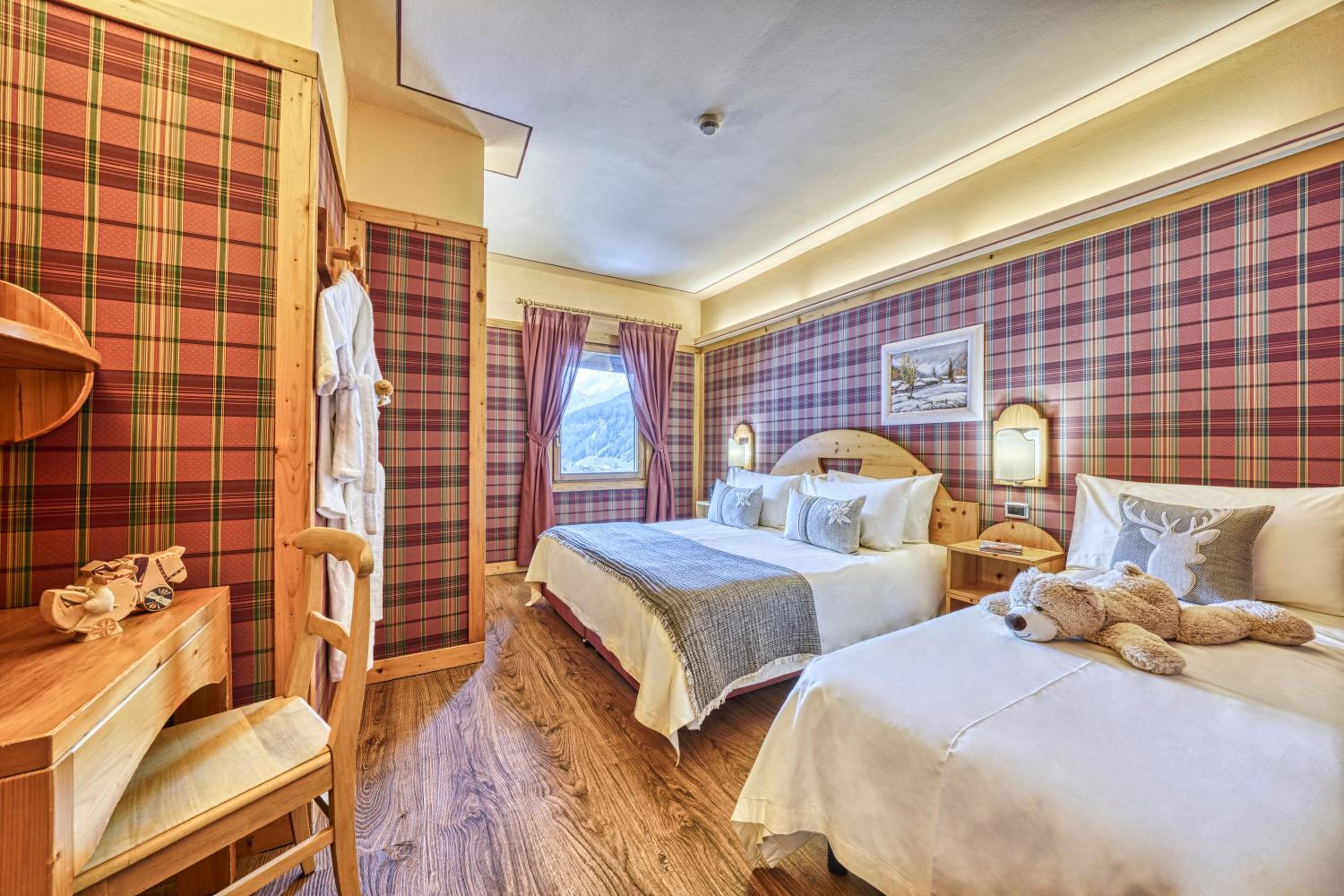 Classic Double Room with Extra Bed