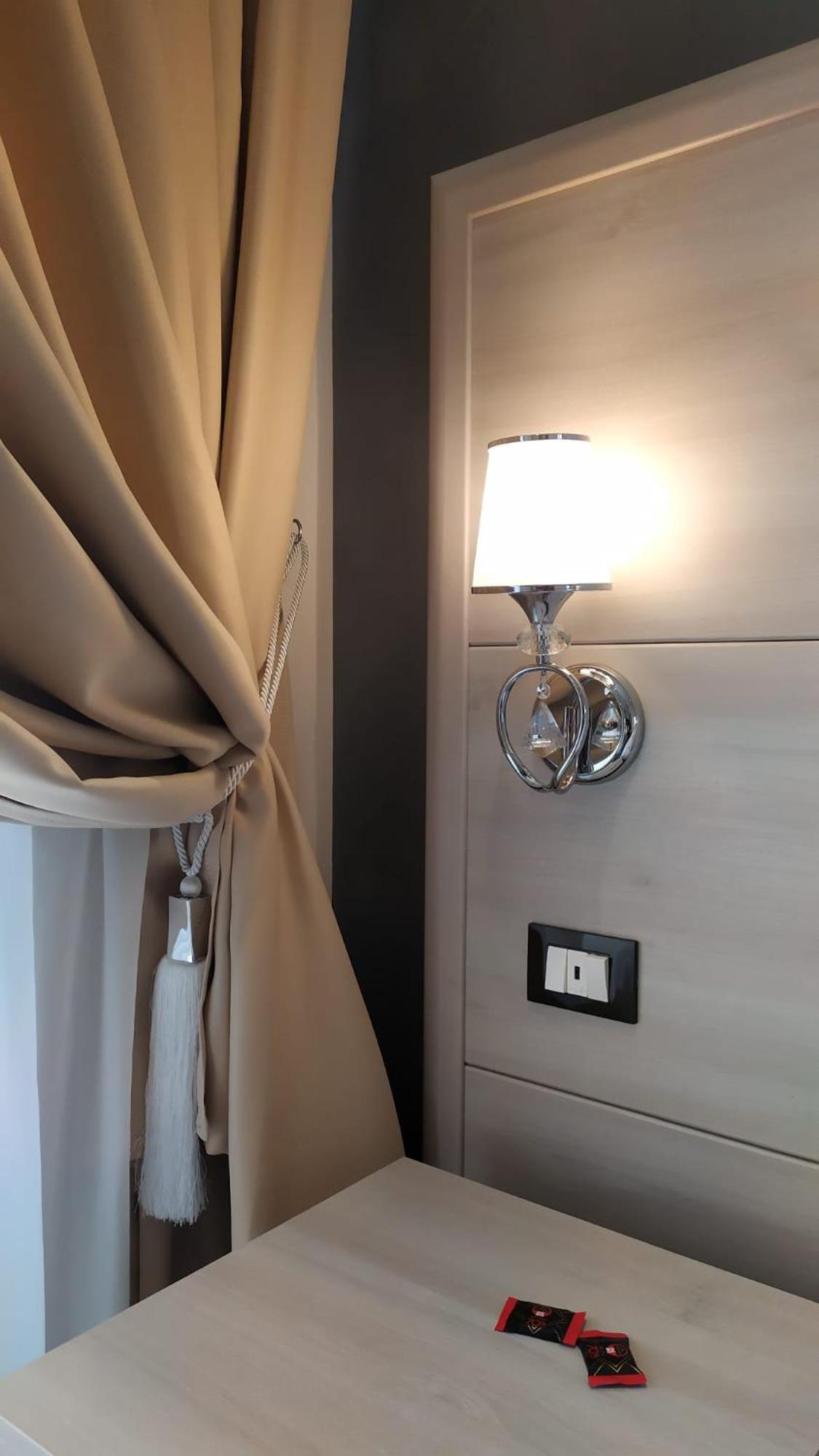Standard Double or Twin Room with Balcony - Photo 34