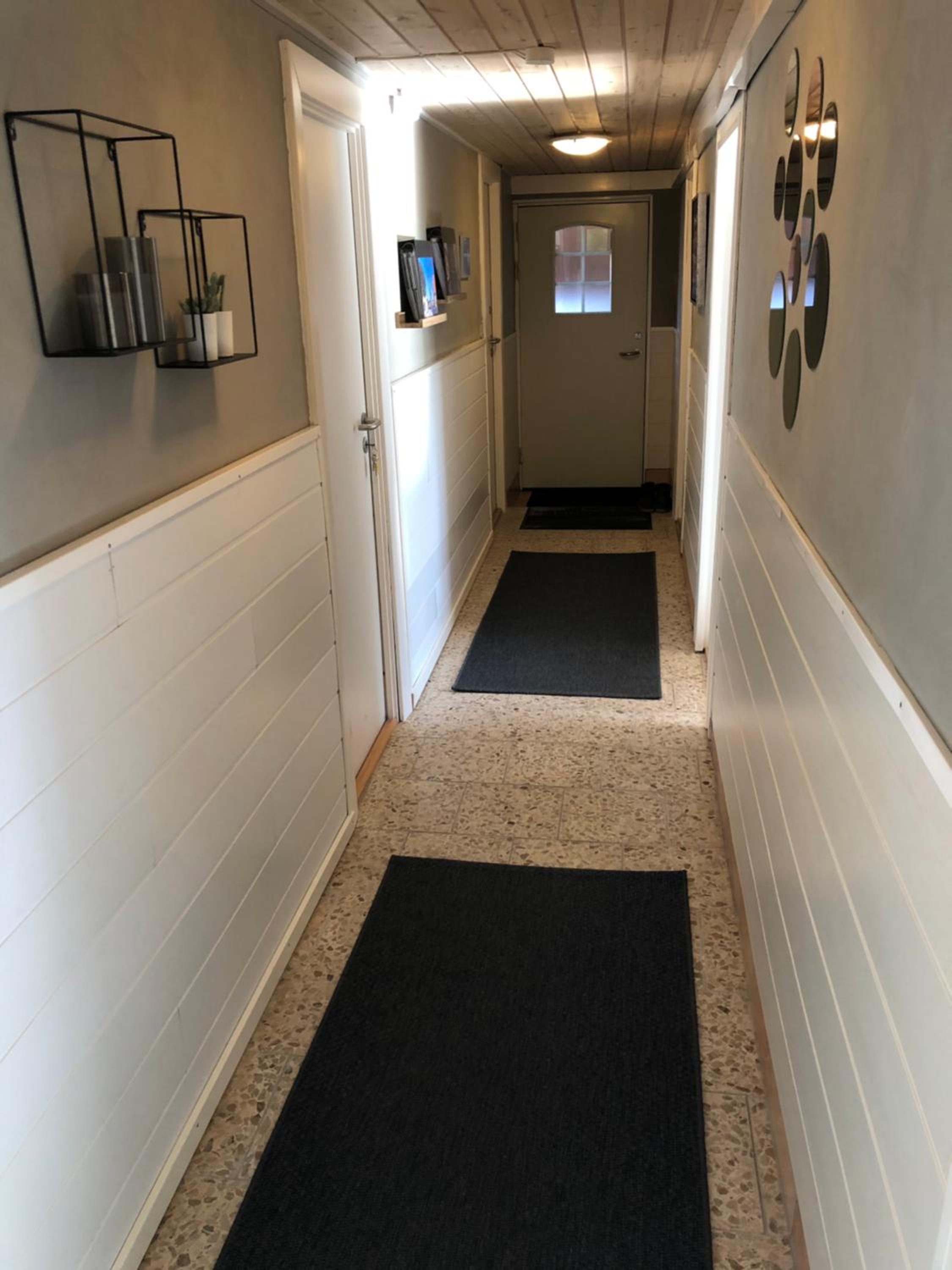 Twin Room with Shared Bathroom photo 1