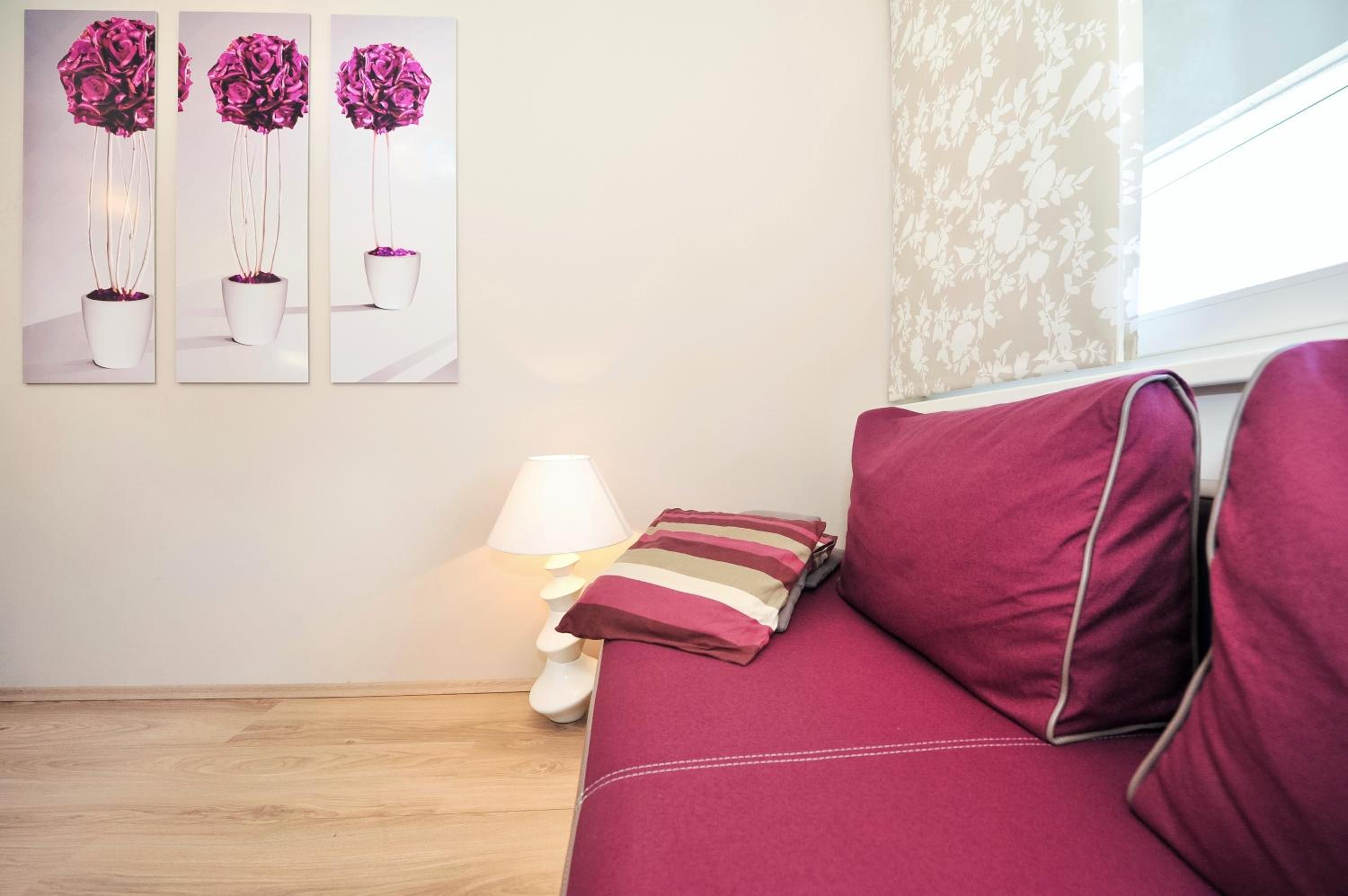 Comfort One-Bedroom Apartment - Photo 19