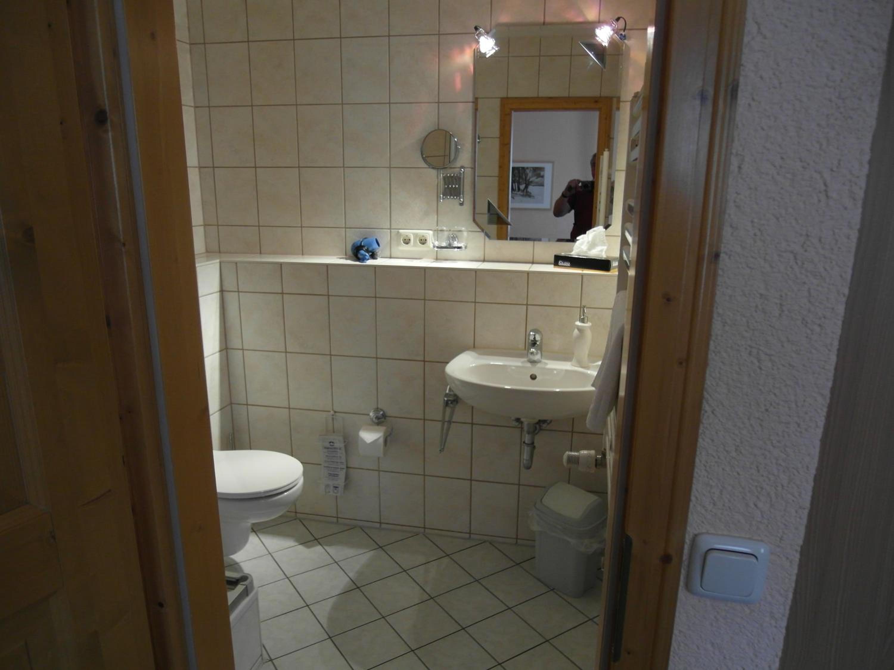 Two Connecting Double Rooms - Photo 5