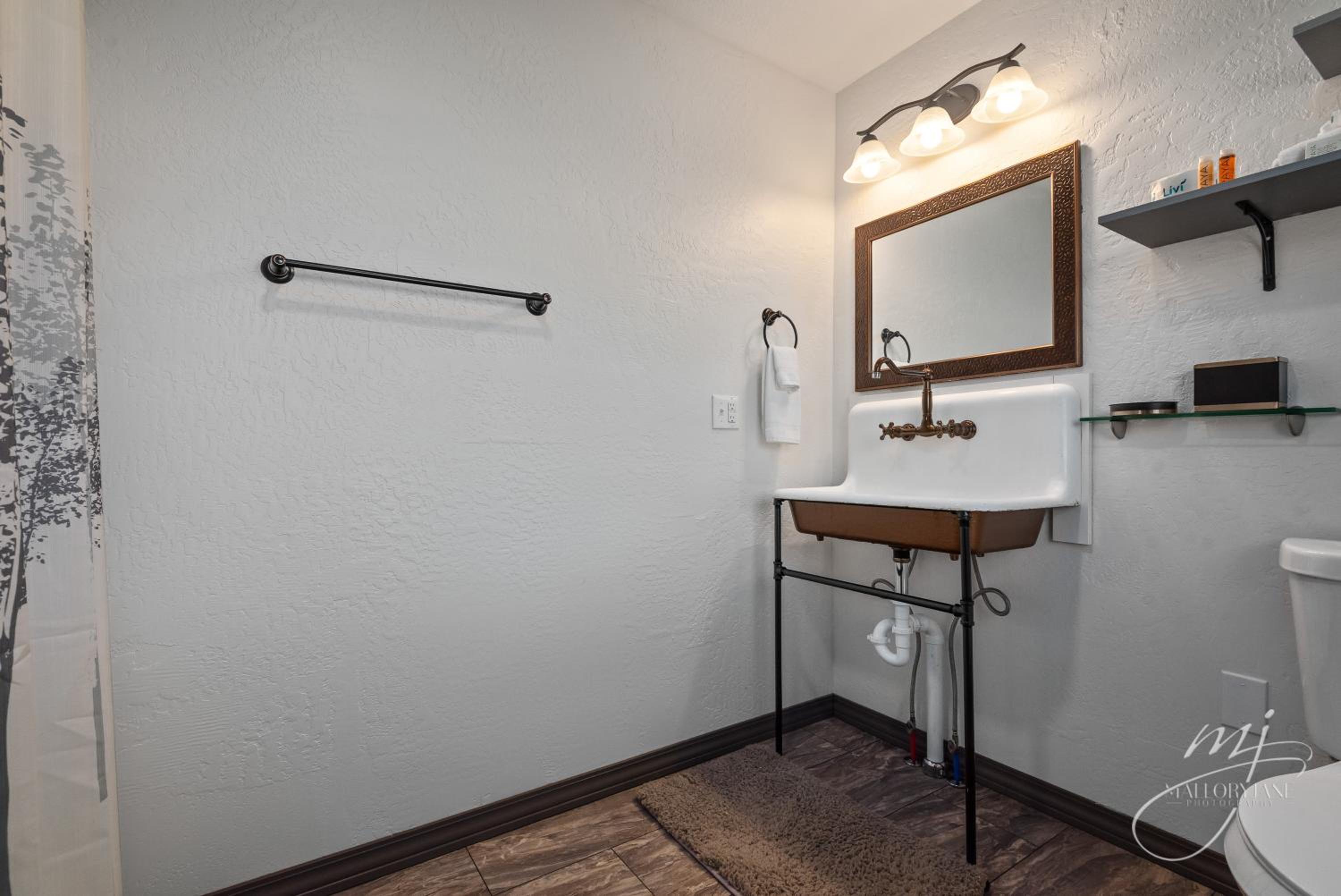 Three-Bedroom House photo 2