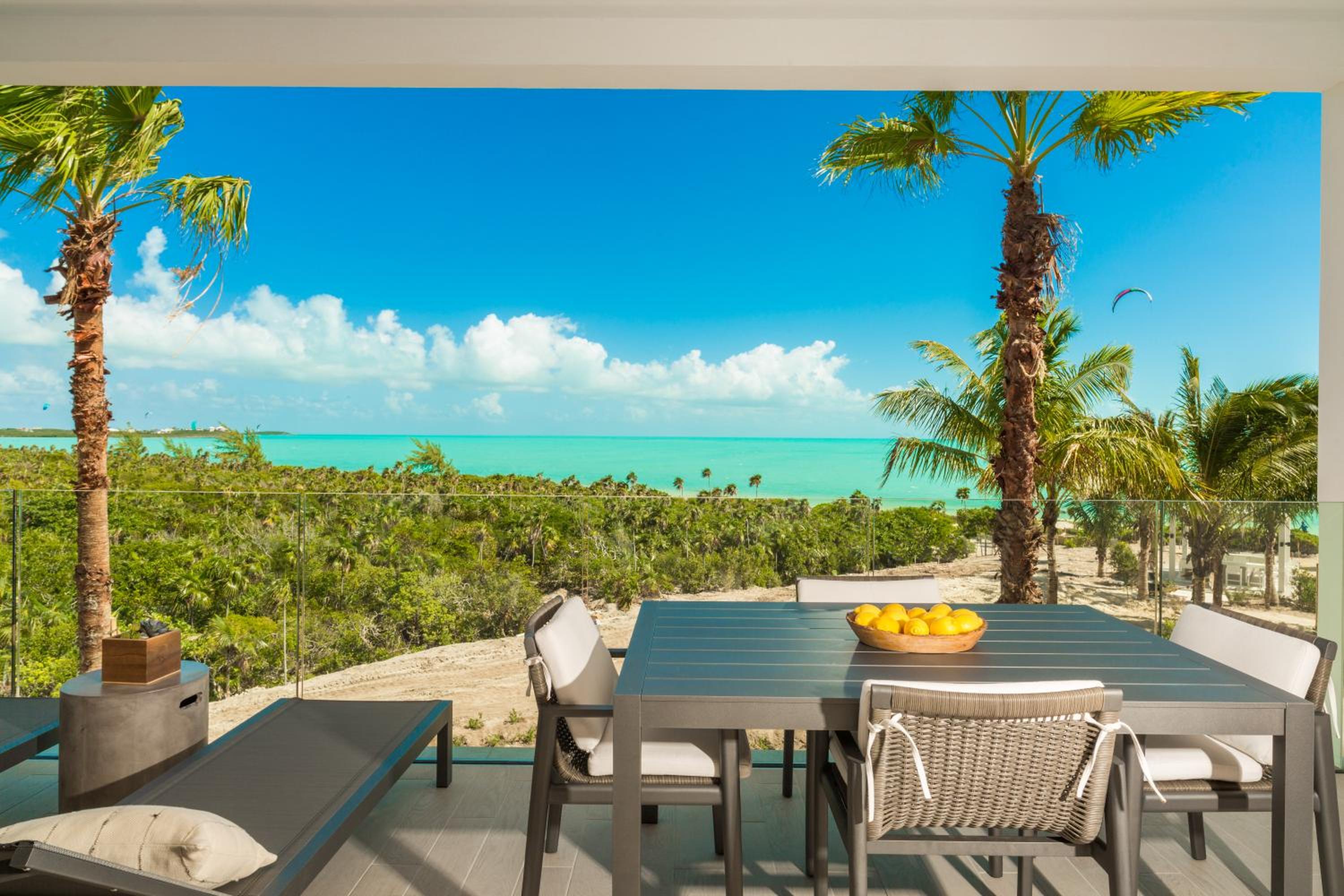 Two-Bedroom Apartment with Sea View - Photo 7