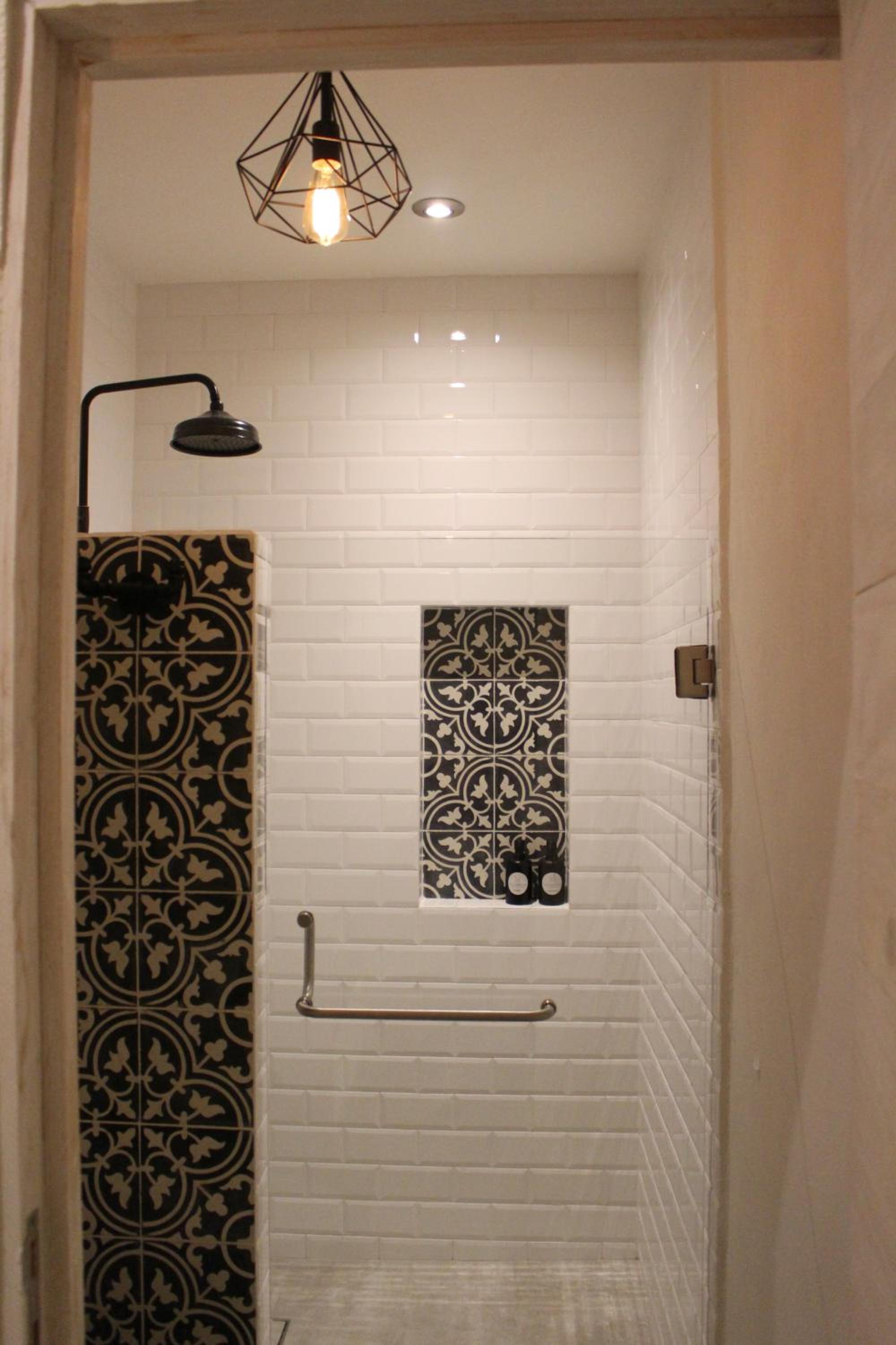 Deluxe Queen Room with Two Queen Beds - Photo 2
