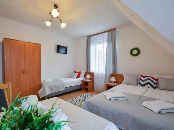 Triple Room - Photo 15