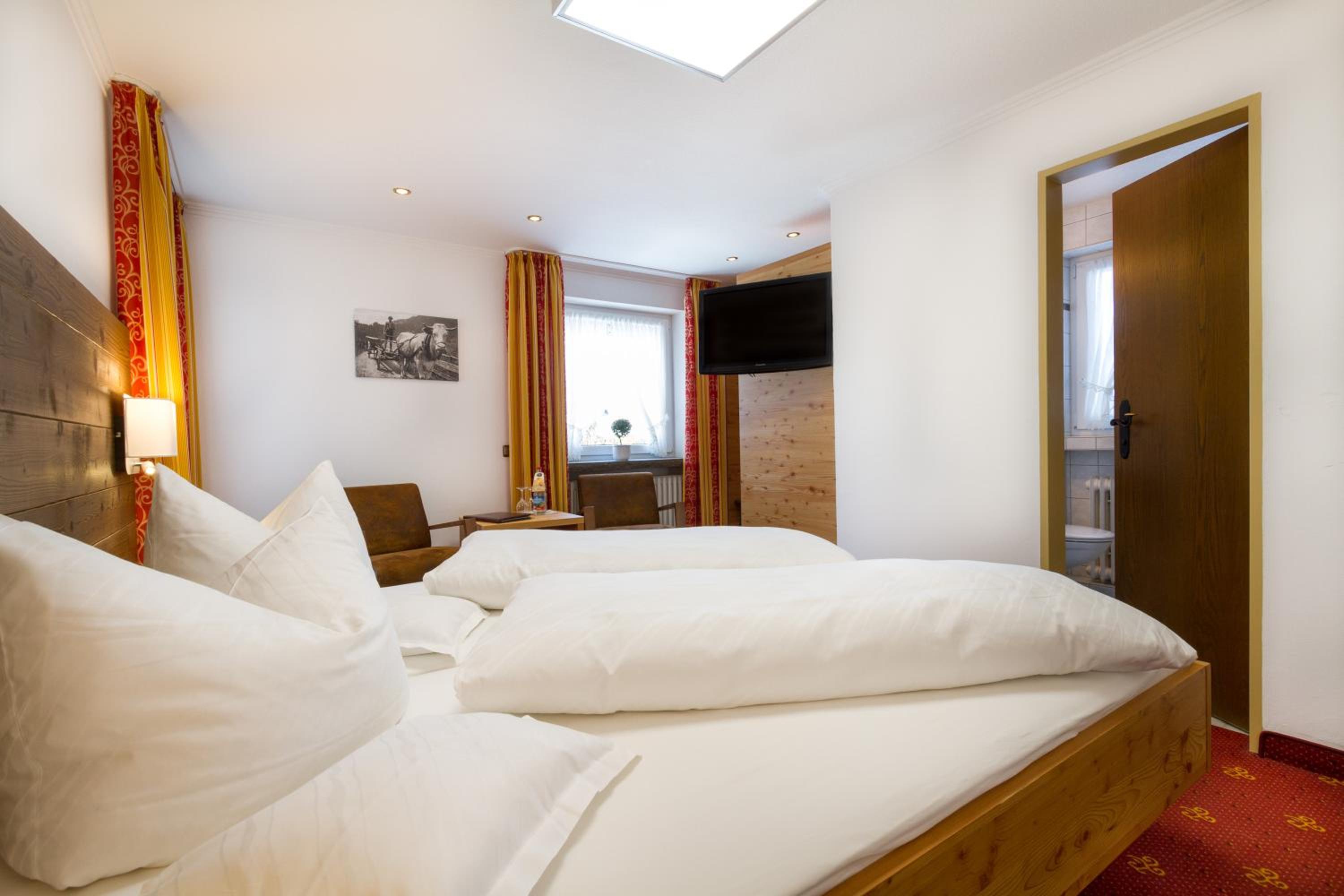 Doppelzimmer Höfats (Nebengebäude Landhaus) - Photo 1