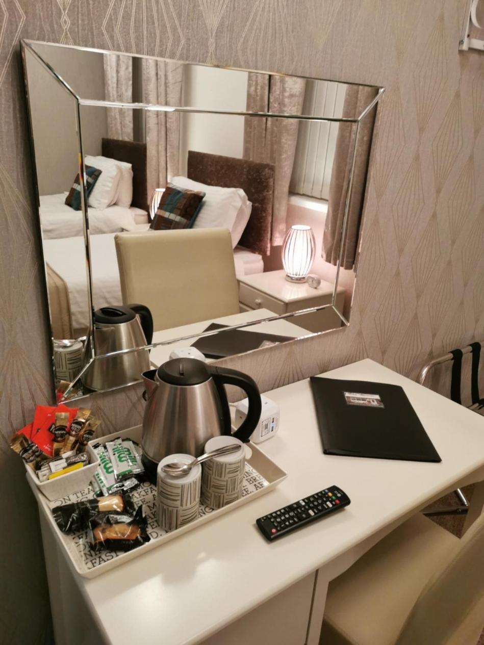 Standard Twin Room - Photo 5